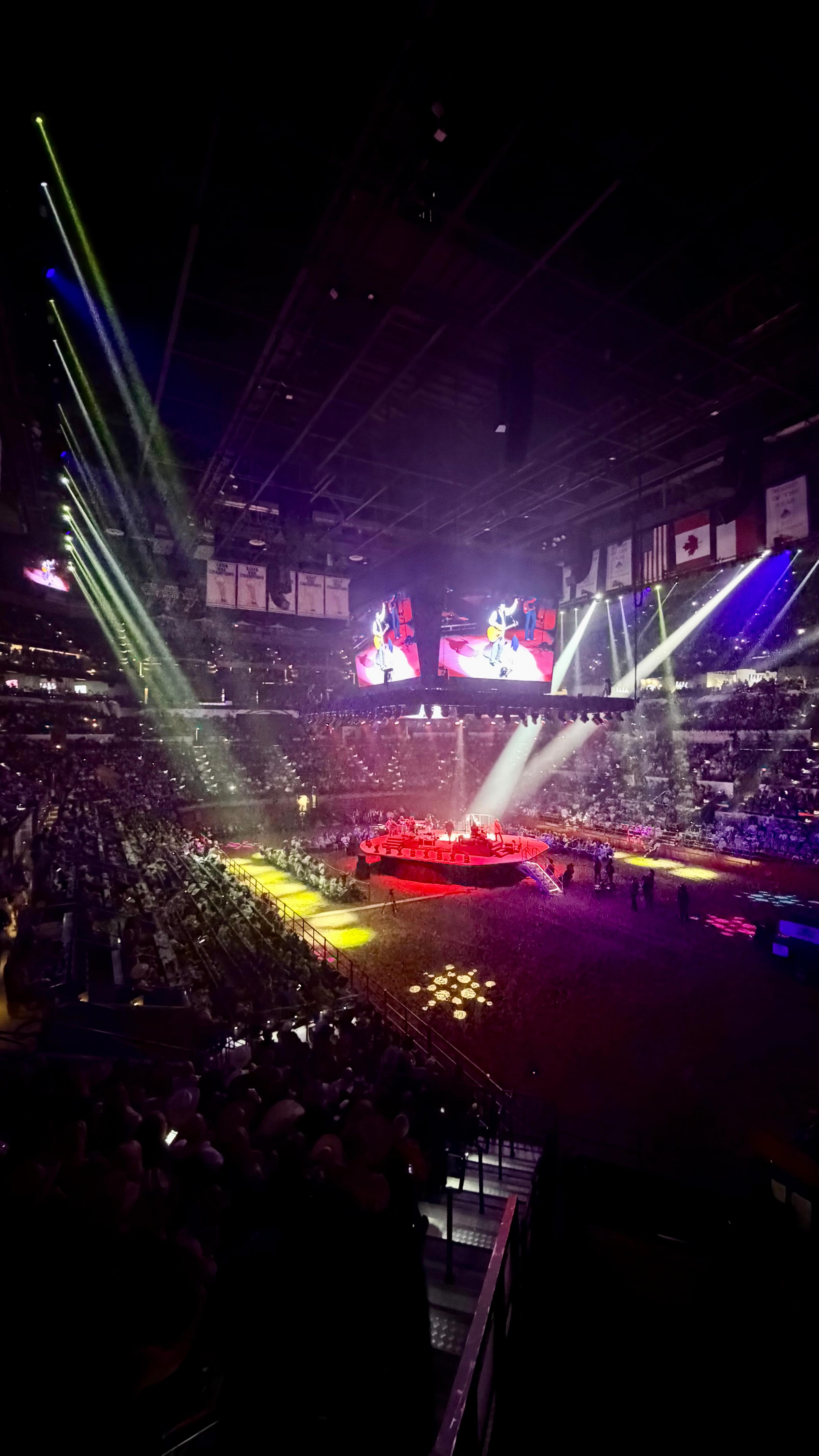 San Antonio, you showed up loud and proud! What a night at the @sanantoniorodeo!