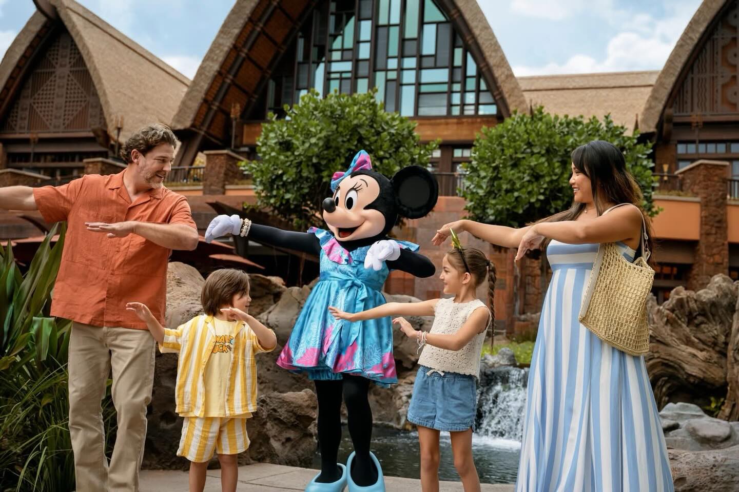 Say ‘aloha’ to a Spring of savings at AULANI, A Disney Resort & Spa 🌺 🌈 The longer you stay, the more you save with special offers for stays of 4 or more nights. Get a quote from our website linked in the bio.