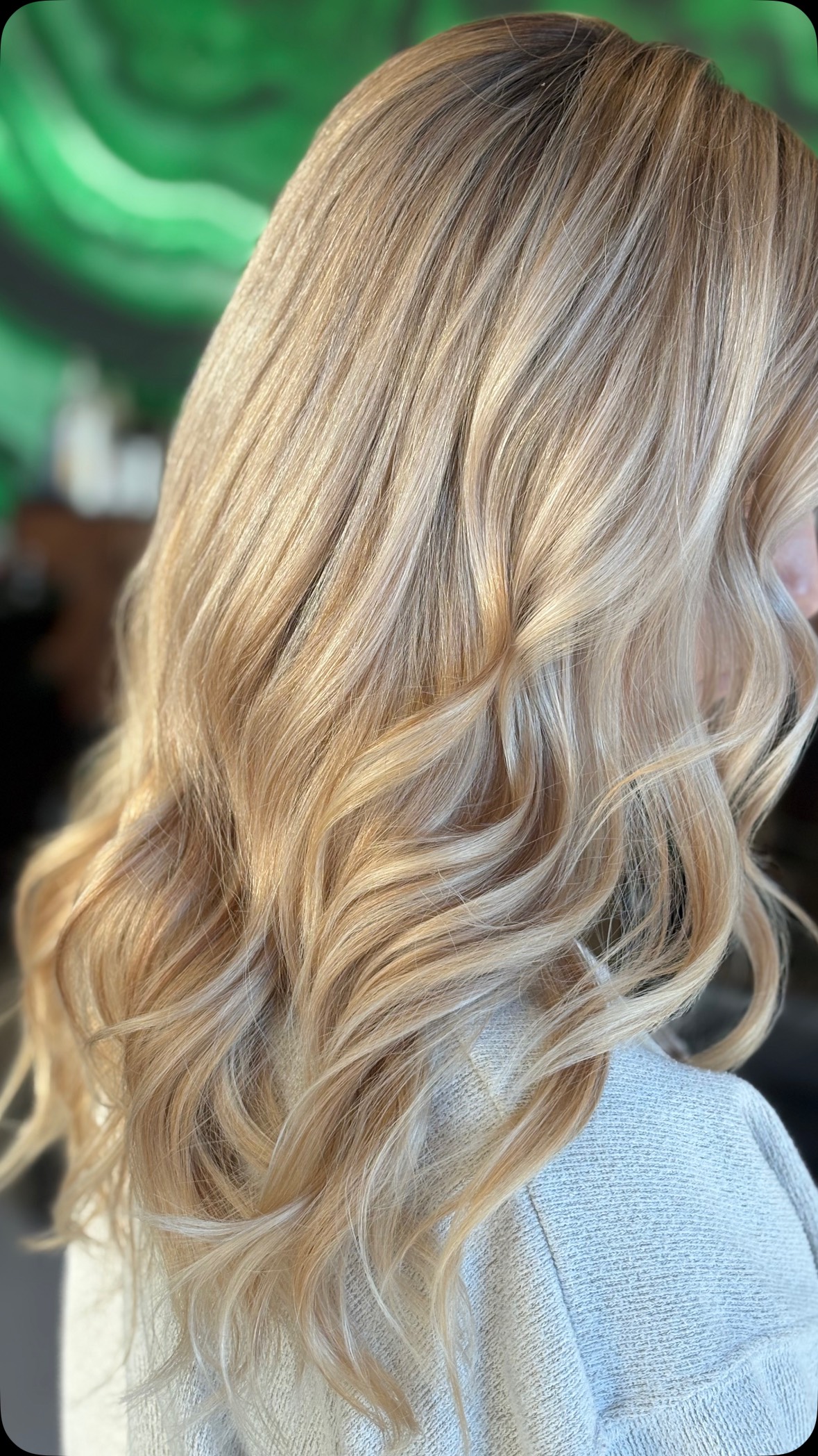 In the clurb, we all Fam ☮️
#iowa #ames #amesiowa #iowahairstylist #ameshairsalon
@scott.sjb_