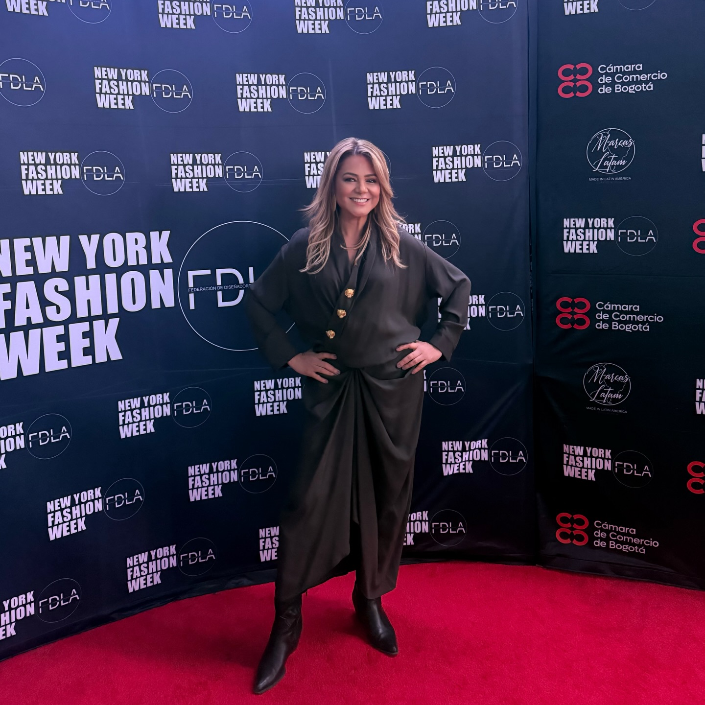 Fue increíble ver el talento y la creatividad de los diseñadores colombianos brillando en el Fashion Week de NYC. 🇨🇴✨
Un verdadero orgullo ver nuestra cultura y moda representadas en una de las pasarelas más importantes del mundo.
Kudos para la @camaracomerbog @fashiondesignersoflatinamerica
y @ivoicecommunications 💫💫💫 #fashionweek #nyc #talentocolombiano