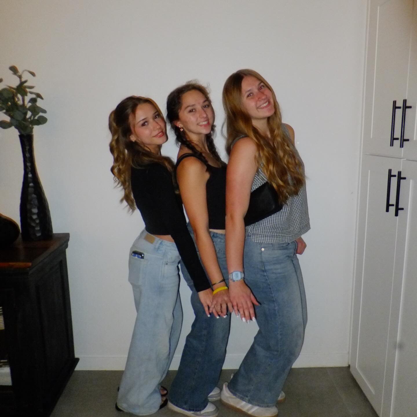 meet your 2026 varsity captains!!! 🧡🧡
Senior Grace Wombacher- Attack
Senior Dani Fulton- Attack
Senior Jadyn Clausing- Defense