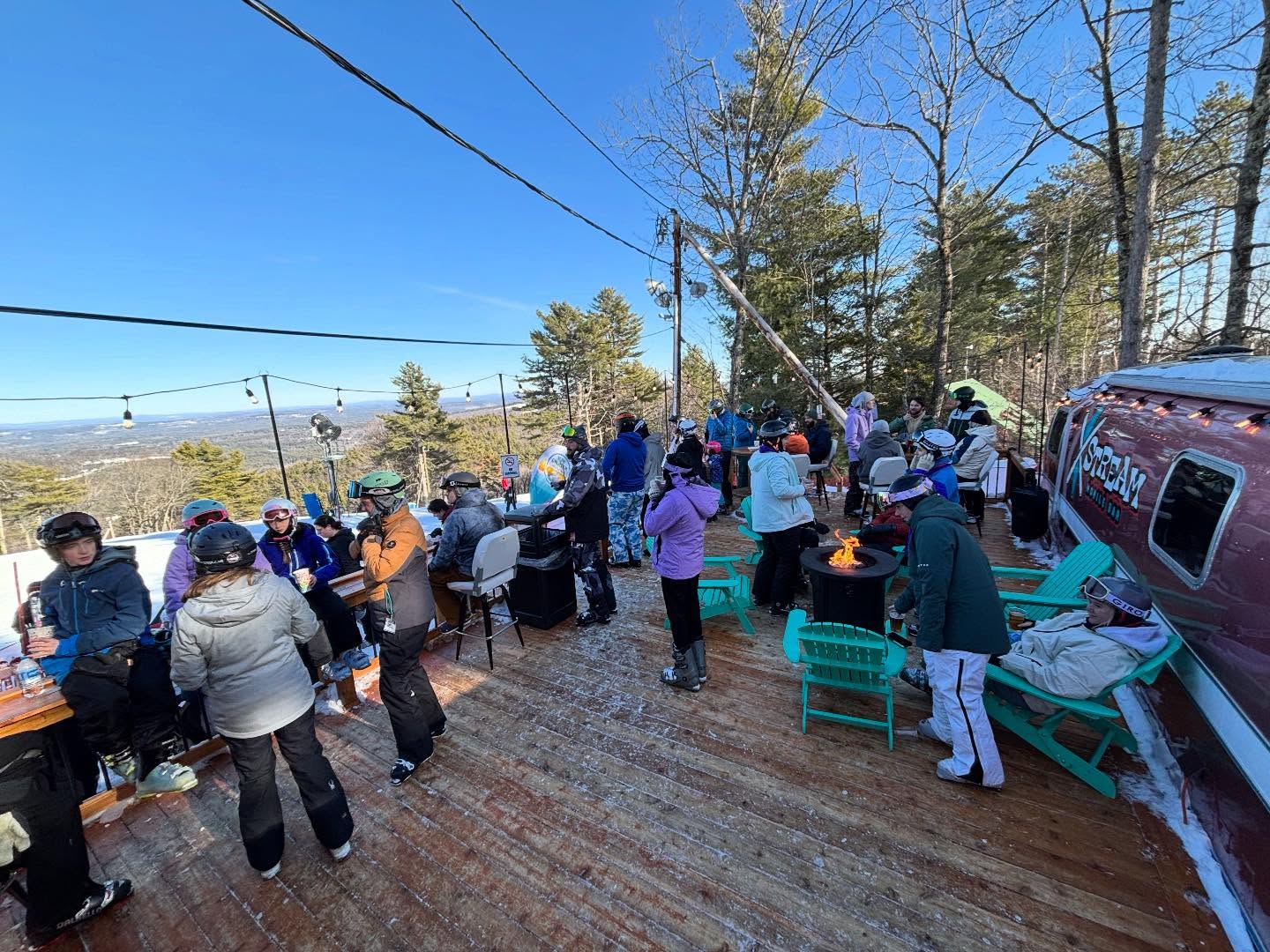 What an awesome weekend on the summit of @patspeakskiarea! The sun was shining and the drinks were flowing☀️. Thanks to everyone that came and visited! #xstream #patspeak #skiNH #cocktails