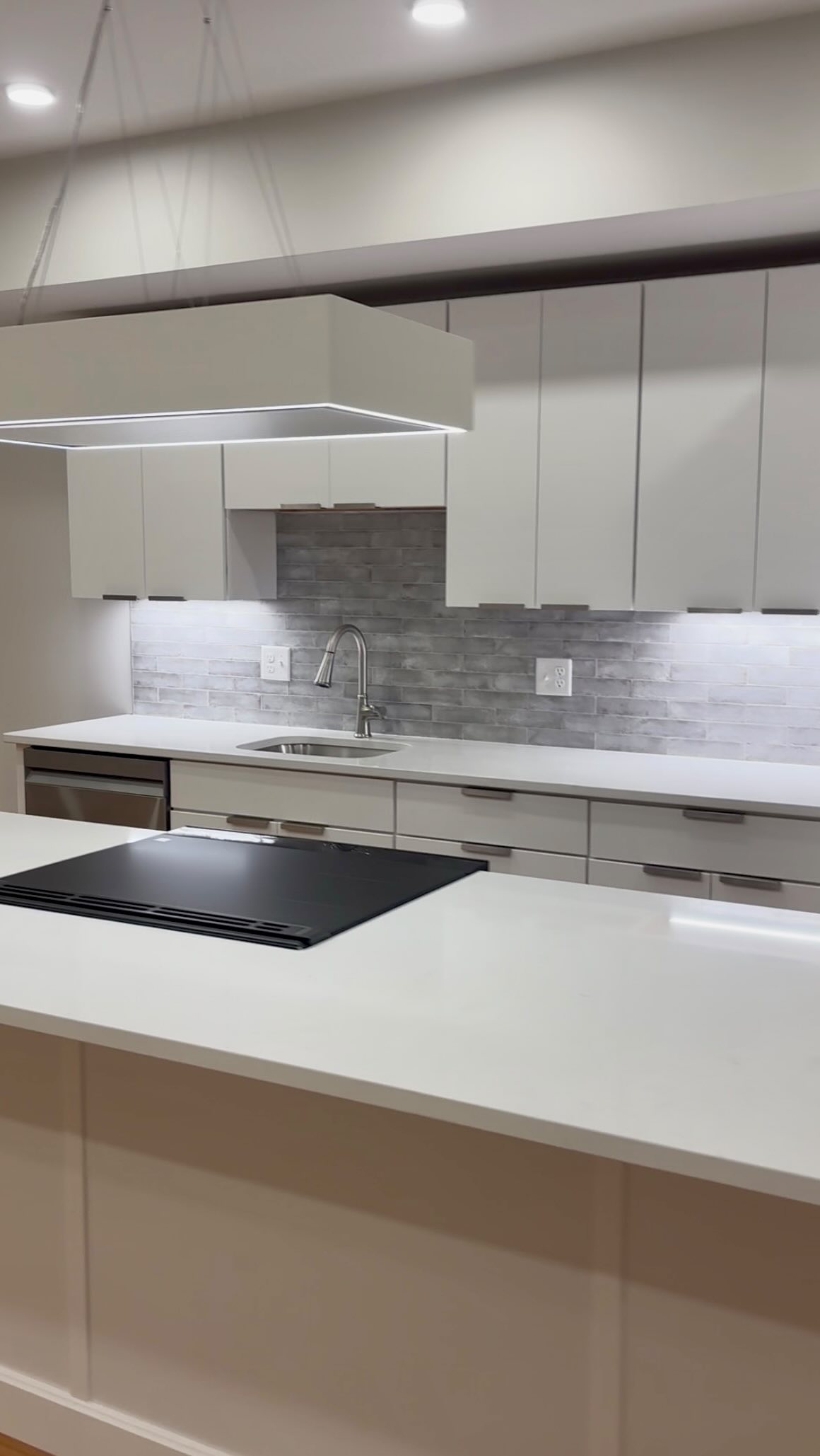 Are you looking for modern living without Boston pricing? 💰
Welcome to The Doherty West Medford, a brand new condo community with 1 and 2 bedroom luxury condos for sale featuring sprawling 20FT ROOF DECKS! ☀️
✨Contemporary slab cabinets
✨Striking chrome hardware
✨Samsung refrigerator with touchscreen
✨Induction range
✨Beverage cooler
✨Center island with sophisticated LED hood
✨LED backlit primary bathroom mirrors
Contact us today to schedule a private tour 📲781-570-9007
Link in bio for more info!