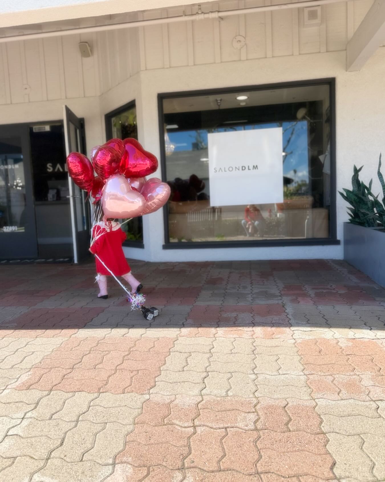 Cupid was wearing pink boots and love bombed us all. 🎈💘