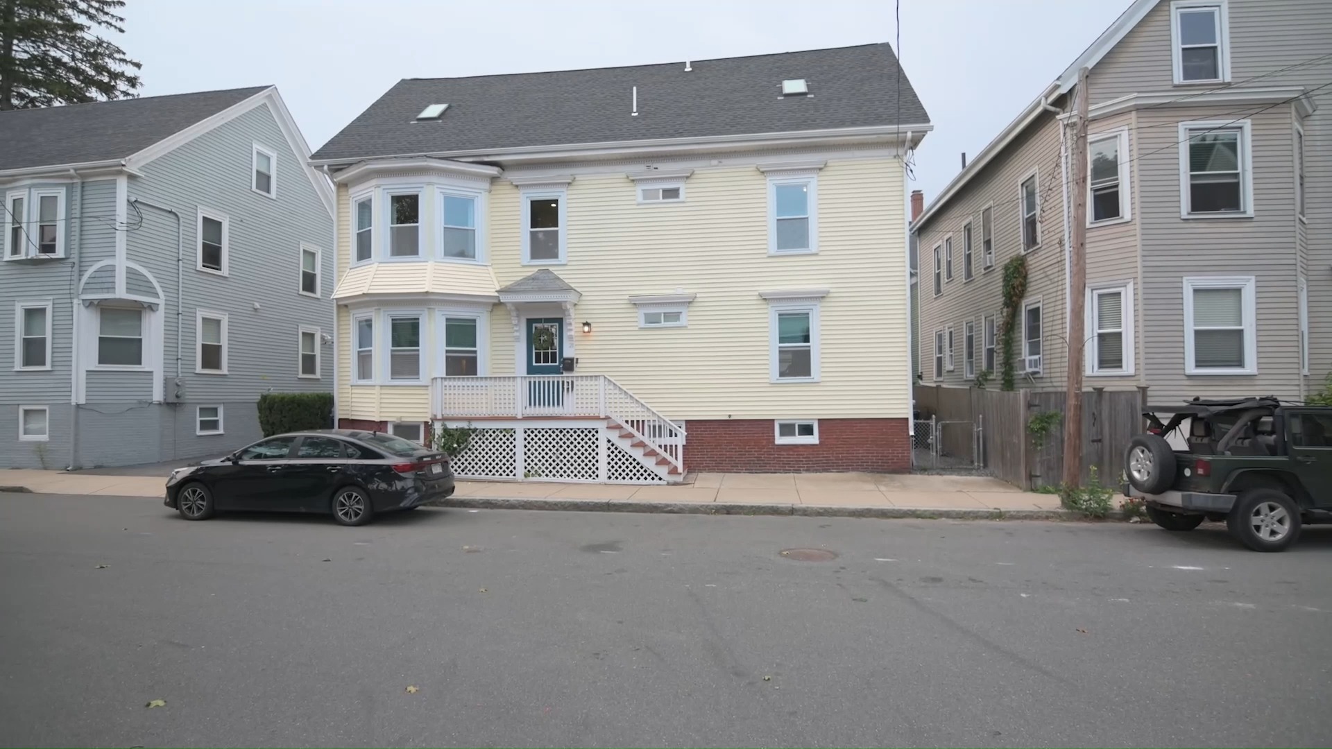 ✨ Come on in! Tour this charming multi-family home!
From its classic exterior with a beautiful bay window to the bright, modern living spaces inside, this property has it all. Explore the sleek kitchen, spacious dining, cozy bedrooms, and dedicated office.
#HouseTour #MultiFamilyHome #RealEstateReel #ModernLiving #PropertyTour