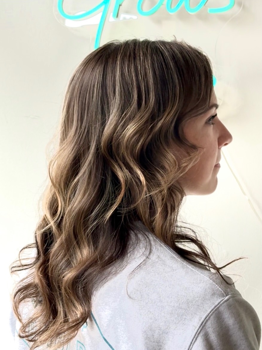 A moment for the hair 🤩
Fake Spring has got us all excited about change these past few days. Take a moment to stare at this beautiful hair created by our lovely stylist @yk_haircare!
Book an appointment by using the link in our bio for easy 24/7 online booking! Have a question about what you should book? Send us a DM or call the salon 📞 773.525.8800
We can’t wait to see you!
💚
#robertjeffreylakeview #robertjeffreysalon #lakeviewsalons #lincolnparksalons #roscoevillagesalon
Lakeview East Salon | Chicago Salon | Sustainable Salon | Eco Friendly Salon