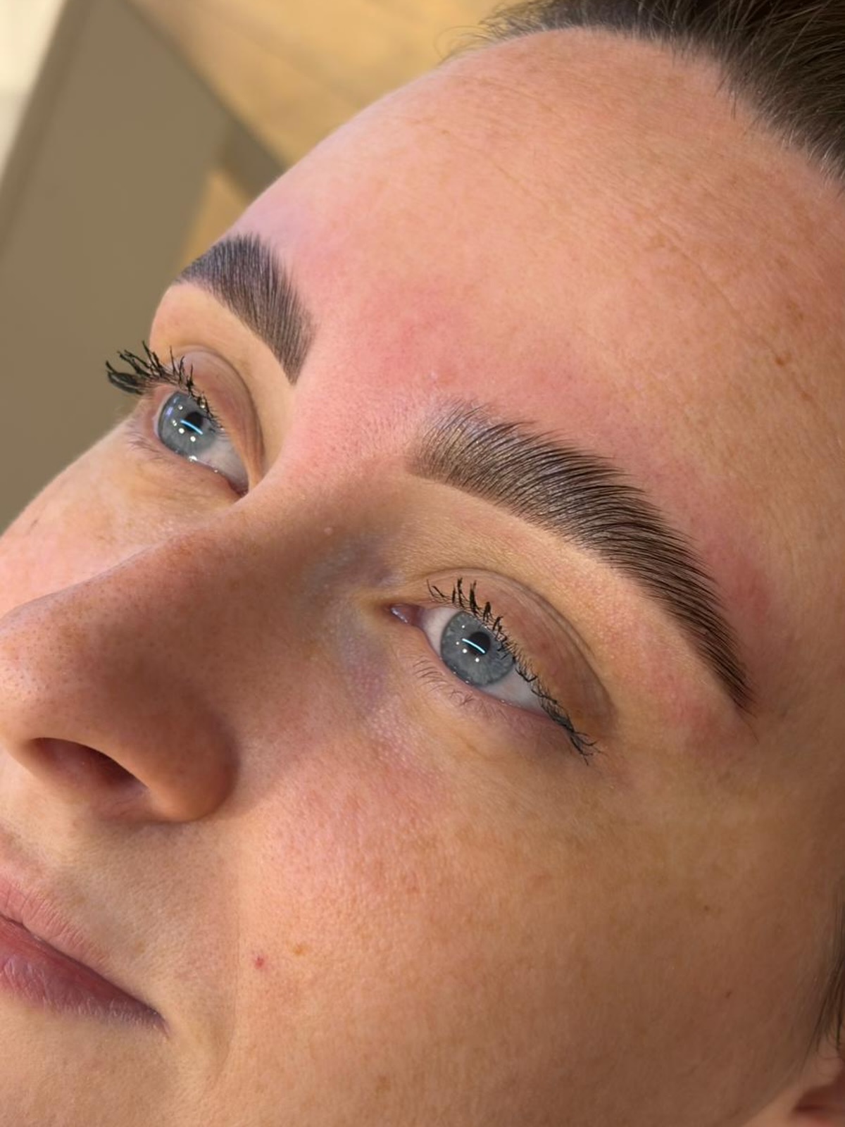 Brow lift met hybrid verf 💛
#browlamination #thebrowboss #browgoals #hybrid