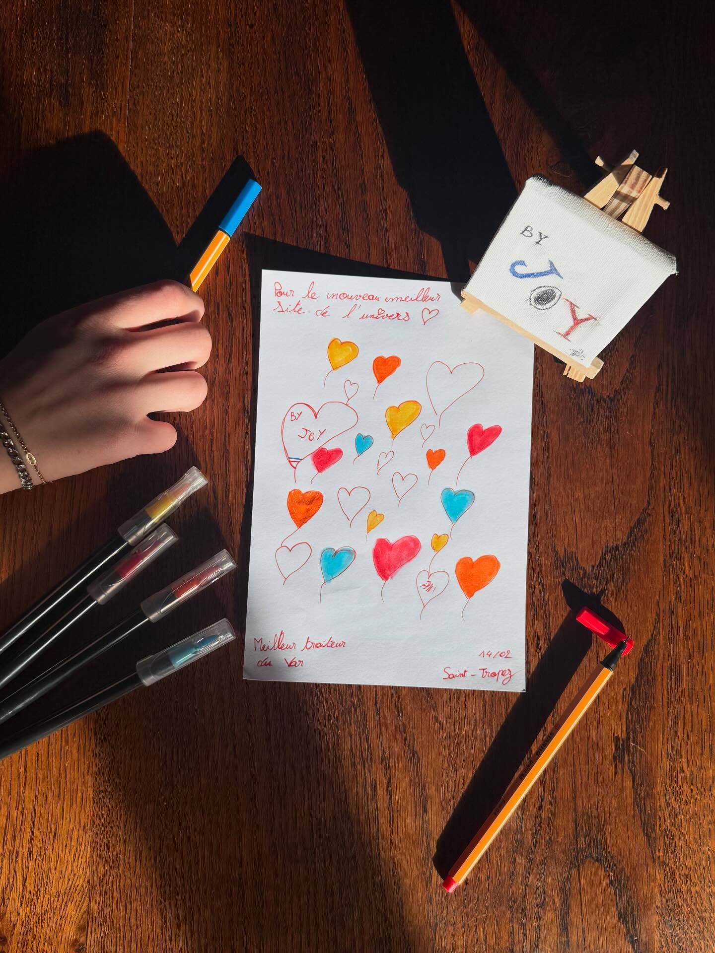 Il y a des moments où tout prend sens.
Ce dessin, offert par mon enfant pour le lancement de mon site, en fait partie.
By Joy Traiteur, c’est cuisiner, créer, recevoir…
mais surtout transmettre.
Le site est en ligne 🤍
Lien en bio.
#byjoy #byjoytraiteur #traiteurevenementiel #transmission #sainttropez #entreprendreaveclecoeur