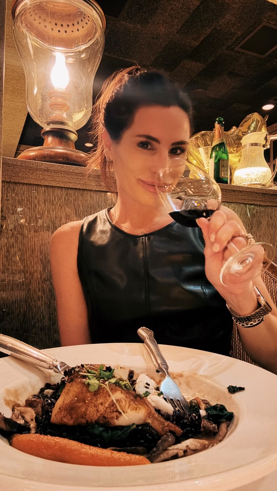 Sometimes self-care looks like journaling. Other times it looks like seabass and soufflé.😌
@wallysdesertturtle was one of those ‘slow down and enjoy life’ dinners, where every course shows up at exactly the right moment and you forget about everything else for a second.✨
I’m not saying dinner fixed everything… but I did leave feeling significantly more stable, and happy.💛
From the first sip to the last bite, this was more than just a meal, it was an experience. If you’re in Rancho Mirage, make the reservation. It’s one of those dinners you don’t rush, just let it happen…cheaper than therapy, but just as effective.😋
@visitranchomirage
#wineanddine #winetherapy #winehappy #foodandwinepairing #wallysdesertturtle