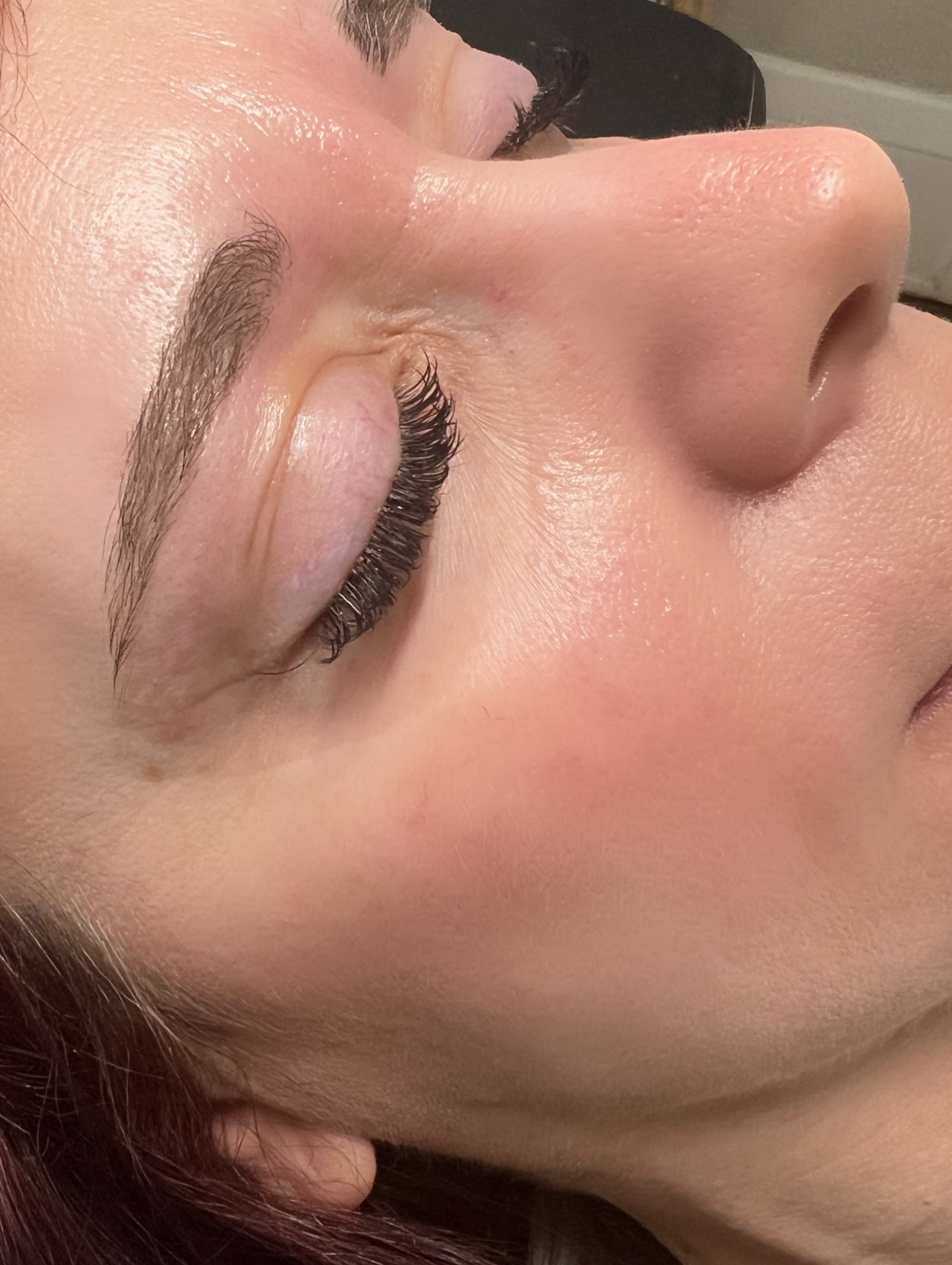Beauty comes from within but a fresh lash set and a brow wax helps!
#valentinesday #beauty #lashes #elkhartindiana #lashartist