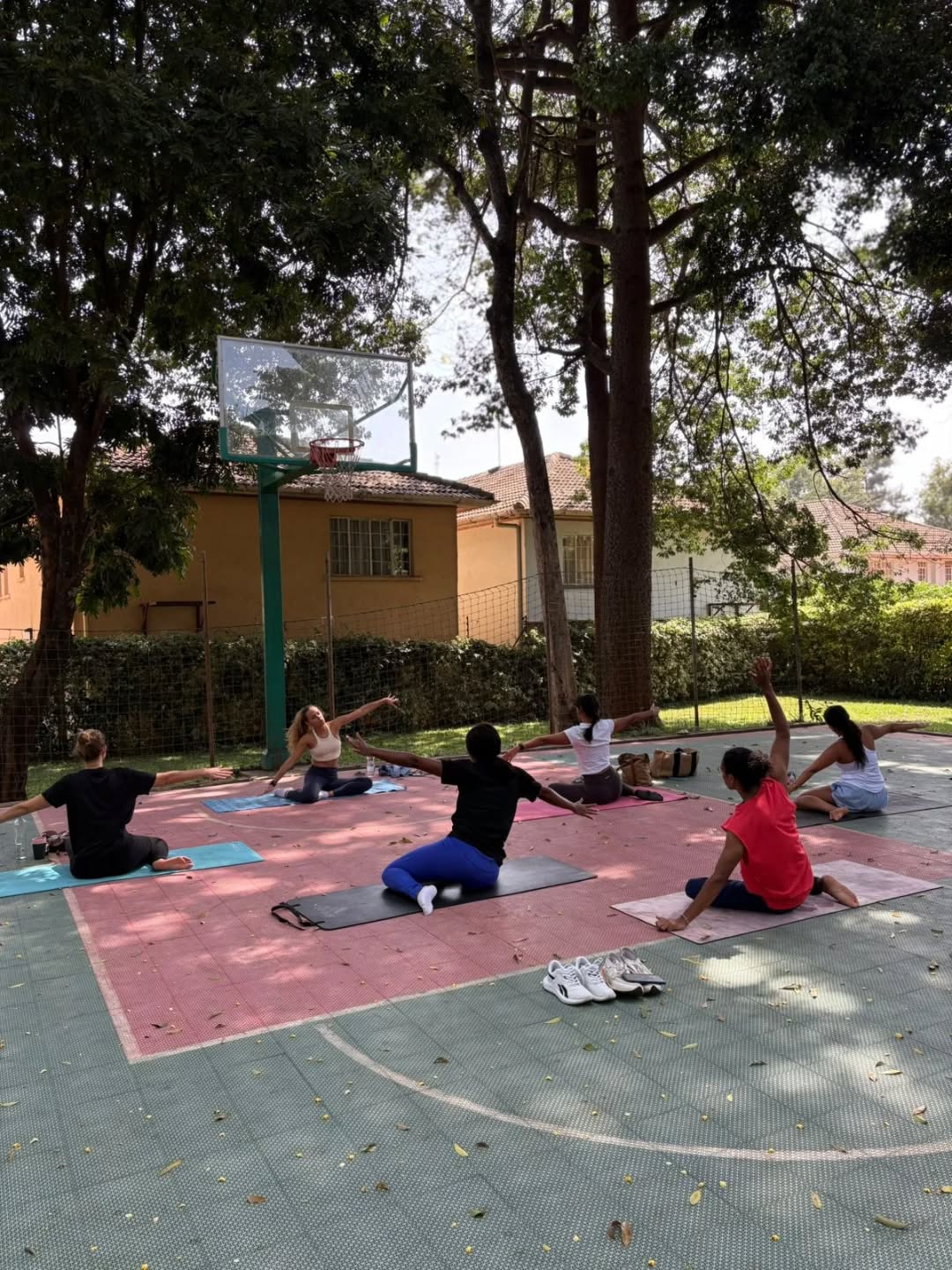 šæ Why Outdoor Pilates ??š
1ļøā£ Boosts Your Mood Instantly
Fresh air + natural light = increased serotonin and reduced stress. Moving your body outside just feels better.
2ļøā£ Deeper Mind-Body Connection
Nature helps you slow down and tune in. Breathing exercises feel more grounding outdoors.
3ļøā£ Vitamin D Glow
Sun exposure supports immune health, bone strength, and that natural post-workout glow.
4ļøā£ Challenges Your Stability
Uneven ground (grass, sand, etc.) activates more stabilizing musclesāhello stronger core!
5ļøā£ Reduces Stress + Anxiety
Being in green spaces lowers cortisol levels, making your practice even more restorative.
6ļøā£ Feels Less Like a Workout, More Like Self-Care
Birds chirping > gym speakers. Itās movement therapy.