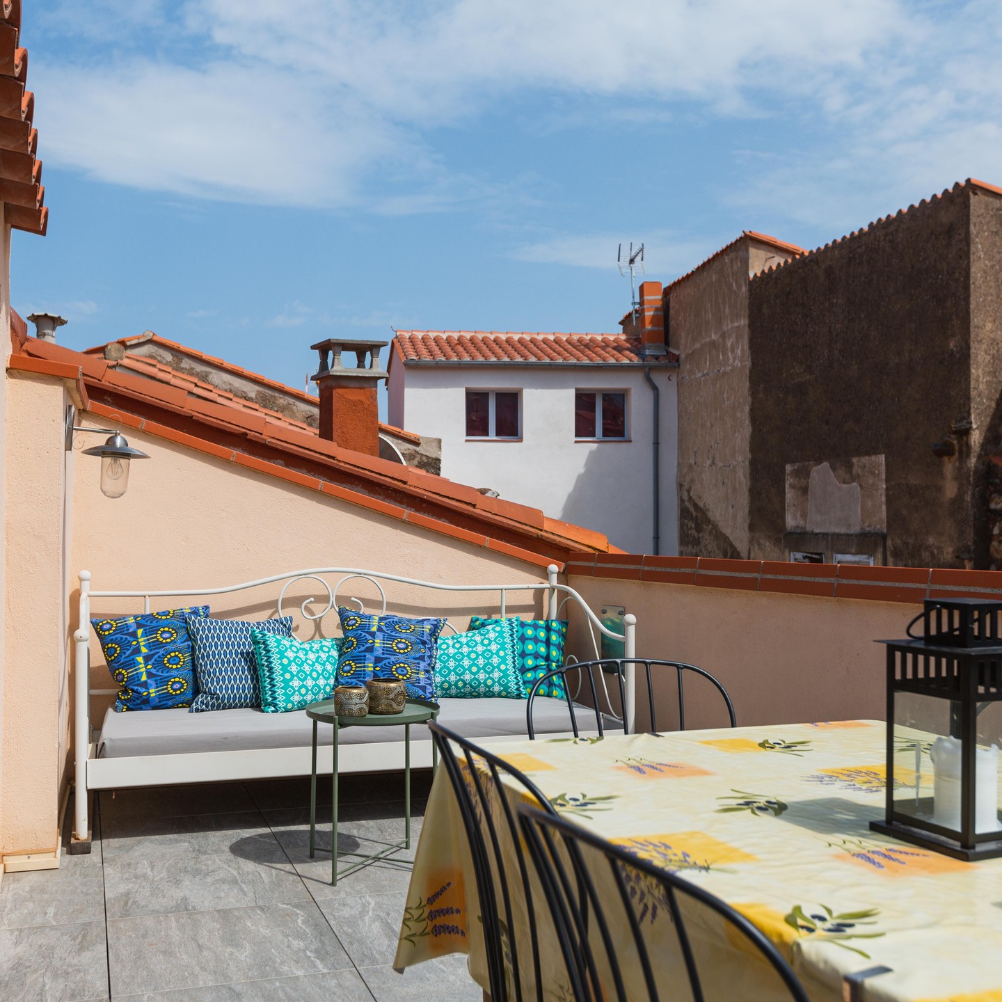 Maison de village avec terrasse 50 m de la plage
www.reginas.eu
#reginasbanyuls#suddelafrance#banyulssurmer#södrafrankrike#airbnb