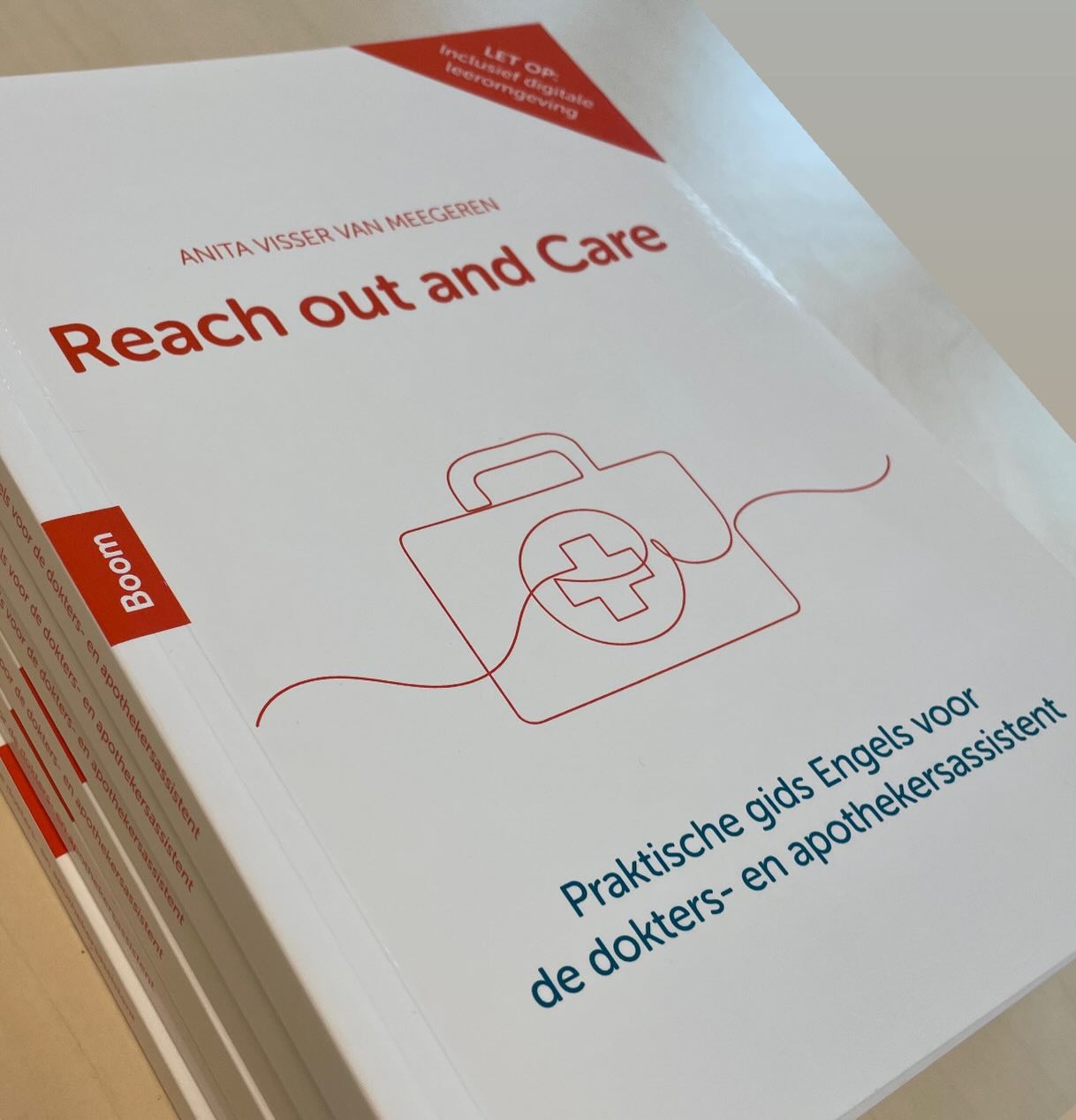 Reach out and Care: praktische gids Engels voor de dokters- en apothekersassistent nú verkrijgbaar via: https://www.boom.nl/mbo/100-20130_Reach-out-and-Care-combipakket #doktersassistente #apothekersassistenten #huisartsenpraktijk #apotheek #ziekenhuis