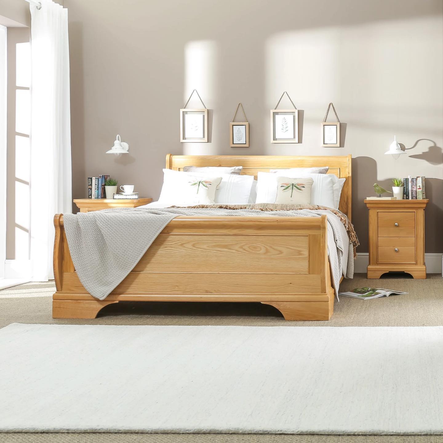 We can build room sets here in our studio, or we have a number of locations we can use to showcase your products in the best light.
#photography #photooftheday #photographer #canonphotography #lifestyle #roomset #shoot #style #inpso #shoot #shootday
