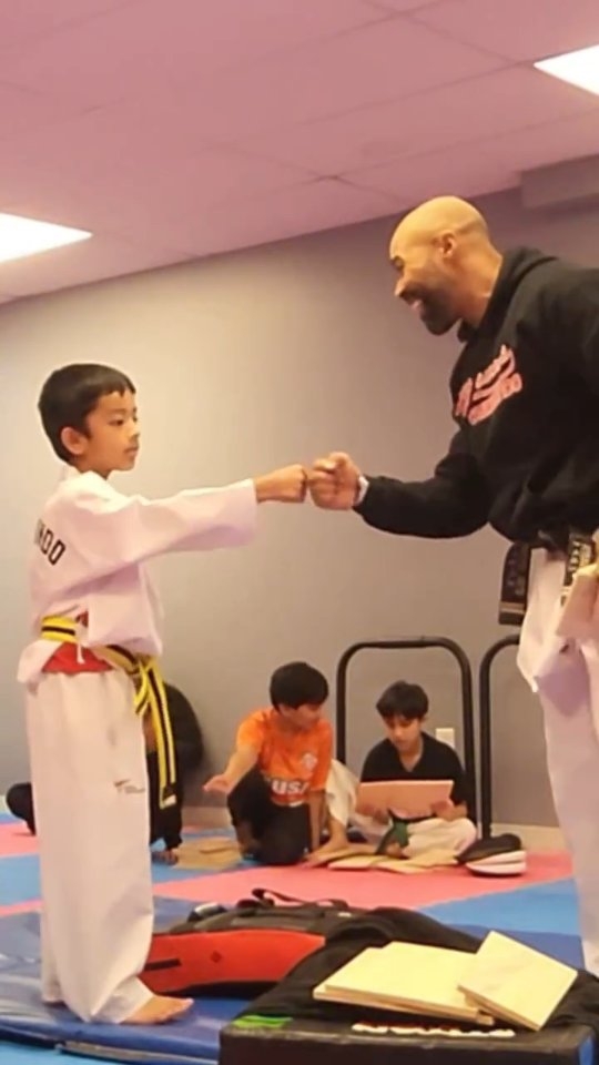 No broken hearts... just BROKEN BOARDS 💥🪵😄
What an amazing day! Kicks were flying, boards were snapping, and smiles were everywhere! Huge shoutout to all the amazing parents who jumped in and trained side by side with their kids. Your support and energy made it even more memorable! Confidence built. Anr boards destroyed.
#secaucusmartialarts #taekwondo #smactkd #martialarts #breakboardsnothearts