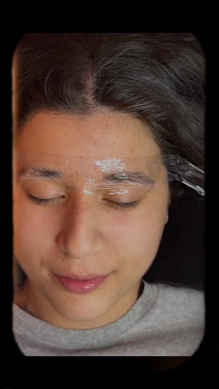 Before & After what a difference #Eyebrowlamination #eyebrowwax #eyebrowlamimation #eyelashlift👌🏻