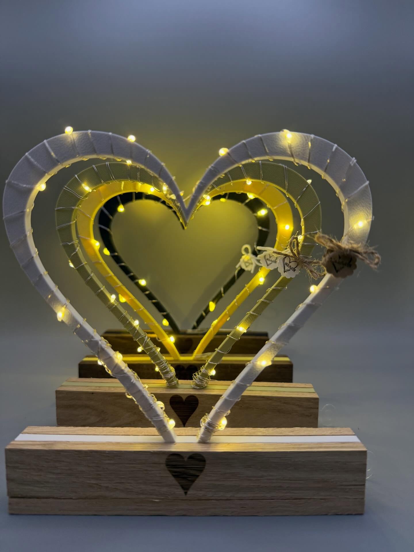 Diese schönen Herzen bekommt ihr im @zehntfeld_krooma
Auch in beliebigen Farben bestellbar bei mir 🤍
# 3D Druck
# Holz
# Herz
# krooma & schüa