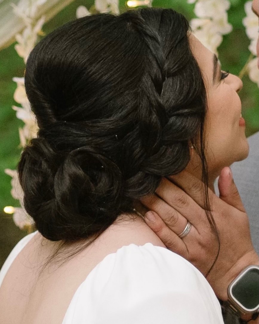 Beautiful ,Bride #hairupdosforweddings #balayageandpainted by @mayramasterstylist