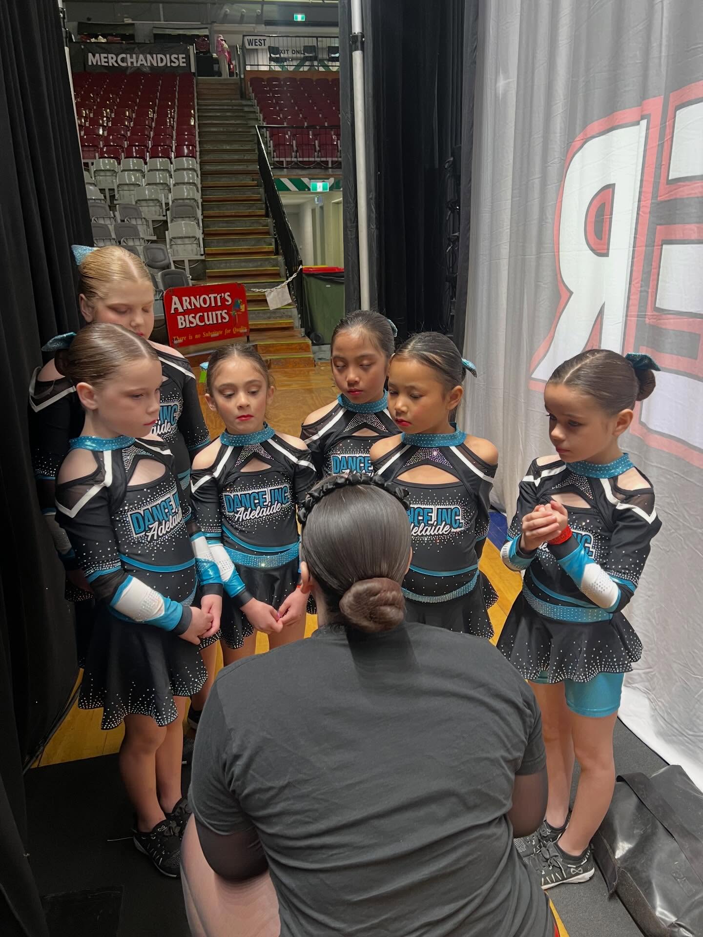 The special conversations you have with your coach right before you hit the floor 💙