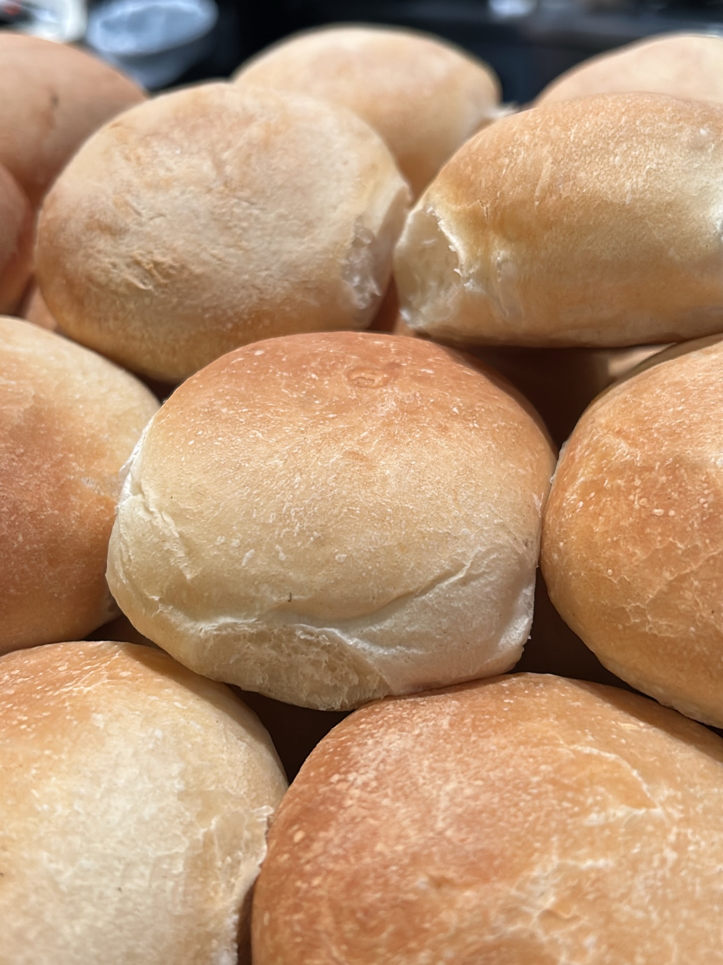 Nothing beats the smell of fresh bread baking daily in our kitchen.
Warm, fluffy, and made fresh on-site.
Every single day.
#etobicokerestaurants #kingsway #authenticgreekcuisine #greekfoodtoronto