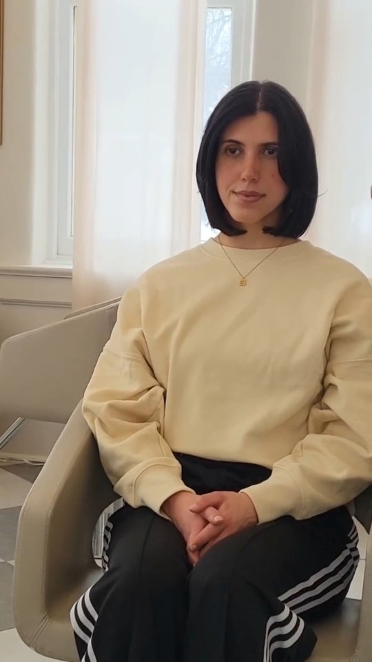 I don't know about you, but this never-ending winter is feeling heavy. Even with all the reasons to be grateful, this weather just brings me right down. 🫣😑
If you're feeling the same, then I promise to bring you sunshine when you choose to sit in my chair. I'll ask you about all the fun things you have planned or want to do. Or we can just share space, and you can enjoy the relaxation, followed by the thrill of looking your best and feeling beautiful!
Spring is coming! Have you thought about what your spring/summer look will be this year?? You can send me inspo pics and we can talk about it! 😄🙌
We'll get through this together ❤️ ☀️
#salonandwellness #shampoosociety #bespokehairexperience #luxurysalon