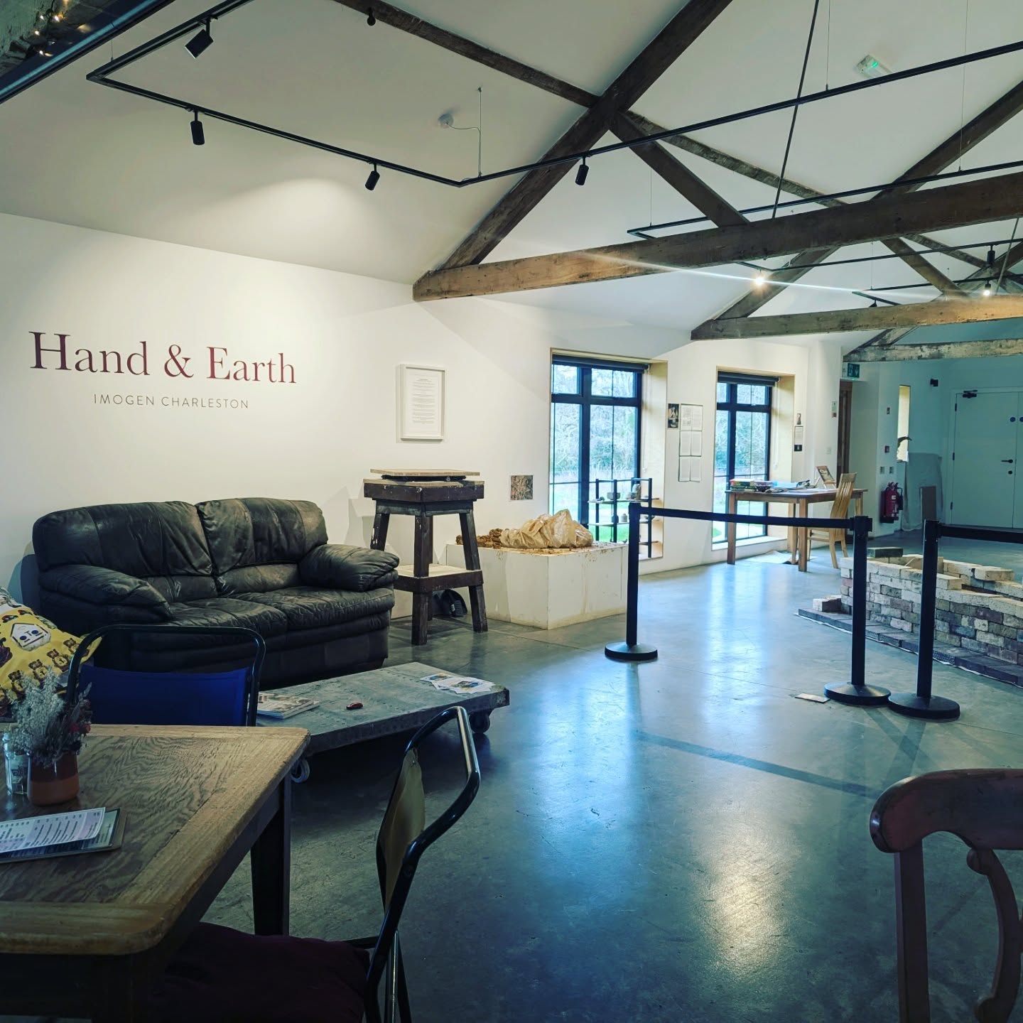Happy to see my vinyl design in Baskerville and Brandon Grotesque Gothic installed and looking lovely on this gallery wall at Coda Music and Arts.
#typography #design #artgallery #codamusic