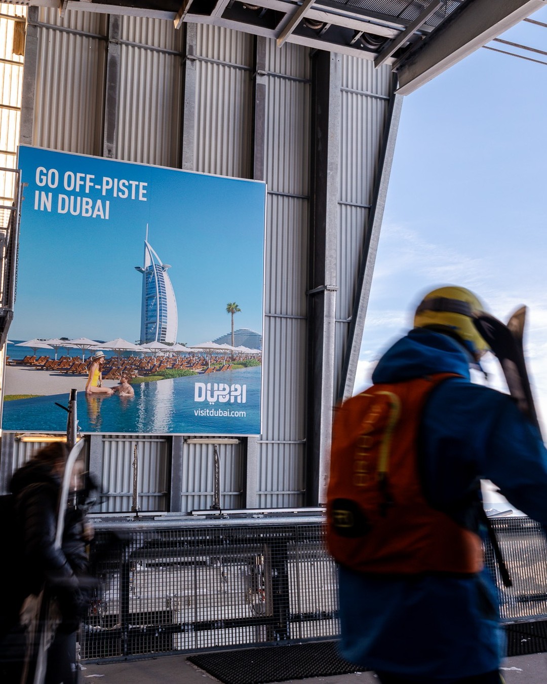 From powder to palm trees.
Dubai Tourism in the Alps.
For some, it’s a bold contrast.
For others, it’s exactly the kind of mental escape travel brands are built on.
Curious: do you remember campaigns more when they blend in or when they break the scene?
📍📸 Glacier 3000, Switzerland