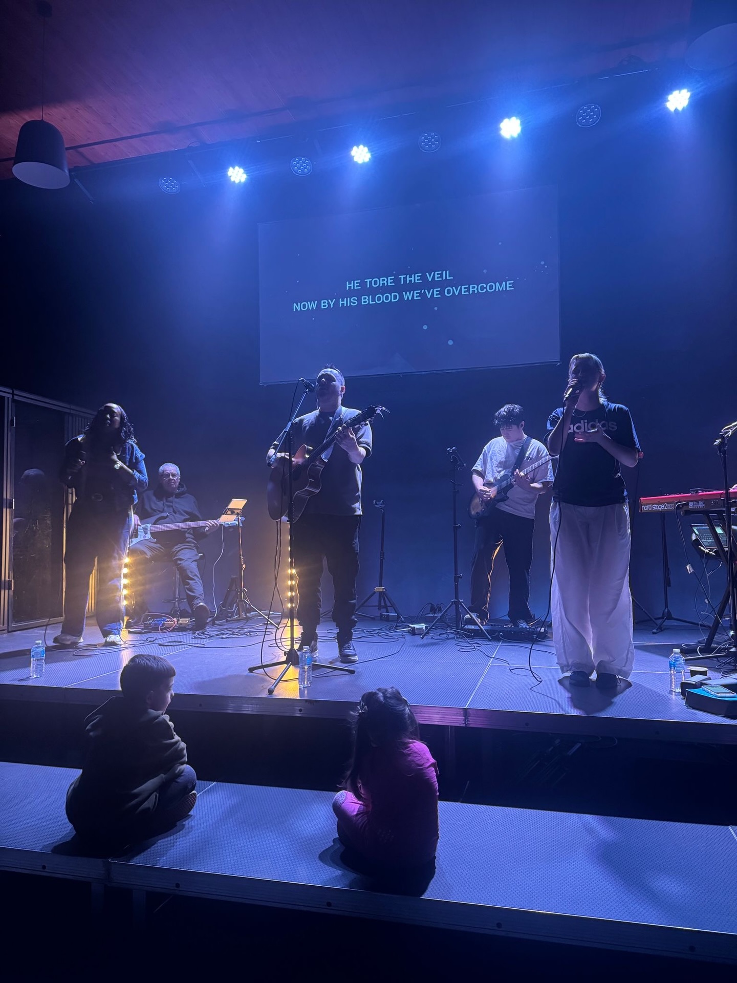 What an amazingly powerful Sunday🙌🏽
We were truly blessed by Pastor Steve and Rachel Mawston yesterday, if you missed the service please check it out on YouTube.
Once again Upperroom was filled with praise and worship for the Lord 🙌🏽✝️
More content to follow ➡️