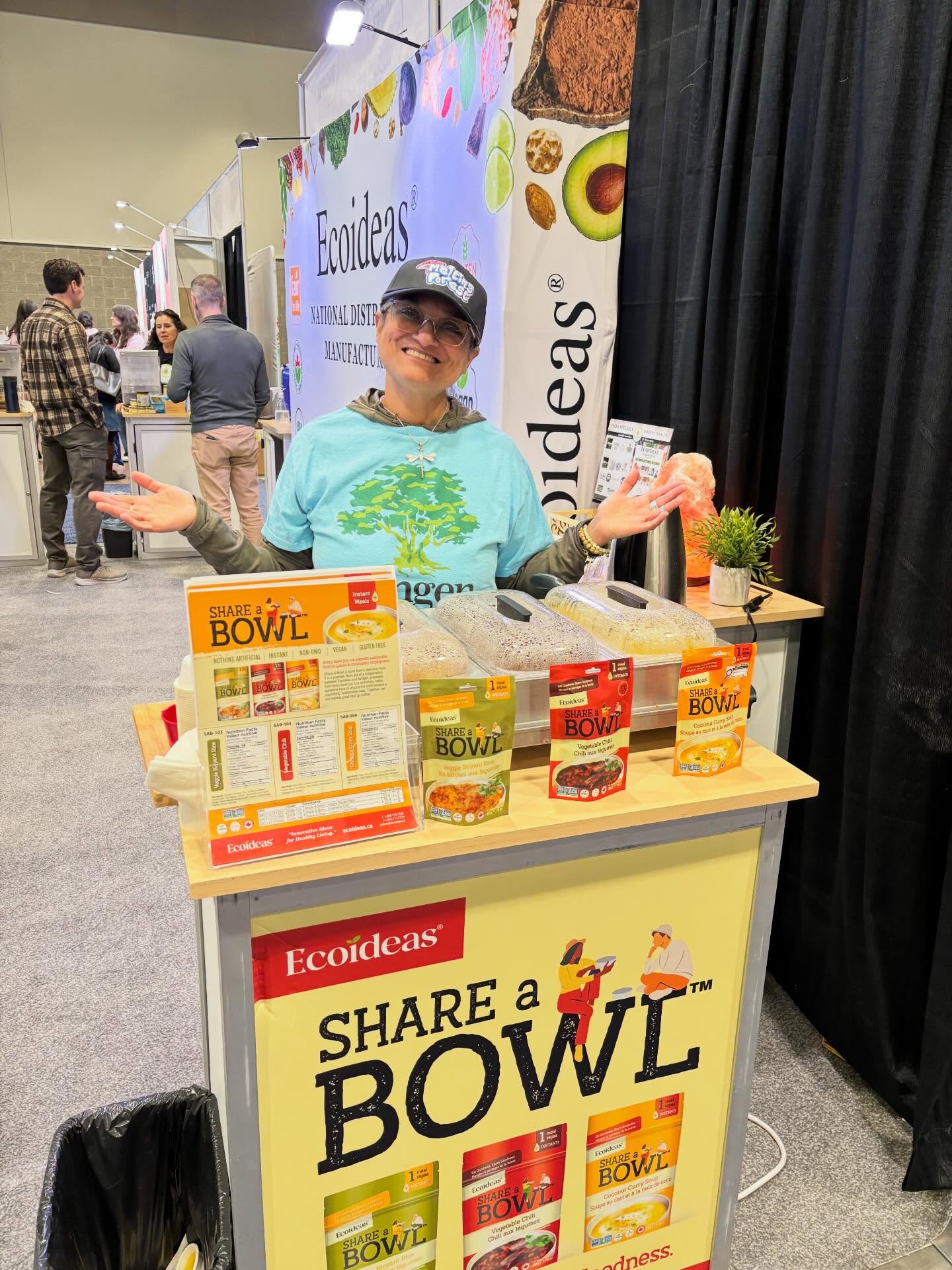 Hello Vancouver!!! Ready for Aangen’s delicious, nutritious easy to make meals?! Come check us out at Booth 708 at CHFA Now! #CHFA #ecoideas #shareabowl #onelove @ecoideas
