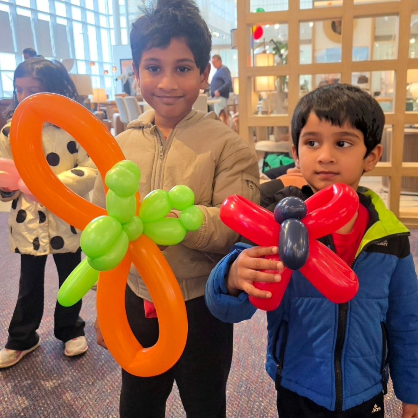 At Dixie Land, we love the magic of balloon twisting! 🎈From colorful animals to larger-than-life creations, there’s nothing better than seeing smiles as balloons come to life!
#balloontwisting #nashvilleevents #nashvillekids #partyentertainment #nashvilleparty balloonartist familyevents evententertainment nashvilletn dixielandfacepainting