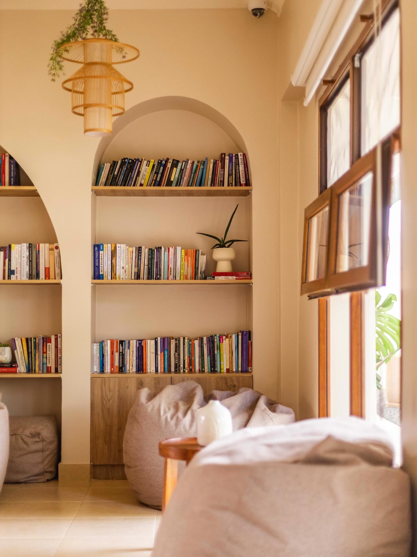 Umoja is more than classes.
Our quiet zone is an open space to pause, breathe, and step out of the rush of the day 🫧
You don’t need to join a class to be here.
You’re welcome to use the space by supporting Umoja in a way that feels aligned for you: through joining a class, enjoying a fresh juice, shopping from our store, or contributing to our community fund.
You can come to read a book, play a game, explore self-reflection question cards, or sit with a colouring book and let your mind slow down.
You can enjoy a fresh juice, meet a friend, or spend some quiet time with yourself.
Come as you are. Stay as long as you need ✨
#beumoja #wellbeing #daressalaam #tanzania #polepole