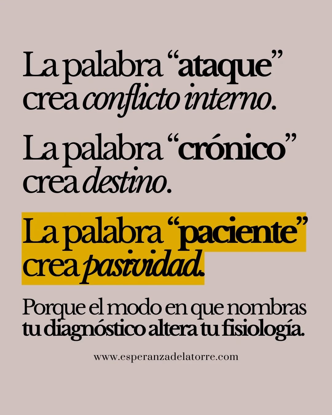 ๐๐ฅ ๐ฌ๐ข๐ฌ๐ญ๐๐ฆ๐ ๐ง๐๐ซ๐ฏ๐ข๐จ๐ฌ๐จ ๐ง๐จ ๐ฉ๐ซ๐จ๐๐๐ฌ๐ ๐ฌ๐จ๐ฅ๐จ ๐๐๐ญ๐จ๐ฌ. Procesa significado. Y el significado organiza la fisiologรญa.
๐๐ข ๐ซ๐๐ฉ๐ข๐ญ๐๐ฌ ๐ ๐ฎ๐ง๐ ๐ฉ๐๐ซ๐ฌ๐จ๐ง๐ ๐๐ฎ๐ซ๐๐ง๐ญ๐ ๐รฑ๐จ๐ฌ que su cuerpo se equivoca, que es defectuoso, que necesita ser frenado, su sistema vivirรก bajo una narrativa constante de amenaza y control. Y una biologรญa que vive bajo narrativa de amenaza se organiza de forma distinta que una biologรญa que comprende lo que ocurre.
Las palabras no solo describen. ๐๐ซ๐จ๐ ๐ซ๐๐ฆ๐๐ง (de ahรญ los programas de televisiรณn ๐คซ).
Por eso ๐ง๐จ ๐๐ฌ ๐ข๐ง๐จ๐๐๐ง๐ญ๐ ๐ฅ๐ฅ๐๐ฆ๐๐ซ โ๐ฉ๐๐๐ข๐๐ง๐ญ๐โ ๐ ๐๐ฅ๐ ๐ฎ๐ข๐๐ง ๐ช๐ฎ๐ ๐ง๐๐๐๐ฌ๐ข๐ญ๐ recuperar soberanรญa. No es neutro llamar โcrรณnicoโ a un proceso que estรก en curso. Y no es menor describir los sรญntomas como fallos o ataques, cuando en realidad son respuestas adaptativas del cuerpo que nunca atacan ni fallan.
Llamar โmanifestaciรณn corporalโ a lo que otros llaman enfermedad no es romantizar nada. Es devolverle al cuerpo inteligencia. Llamar โpersona en procesoโ a quien atraviesa una autoinmune no es suavizar la realidad. ๐๐ฌ ๐๐๐ฏ๐จ๐ฅ๐ฏ๐๐ซ๐ฅ๐ ๐๐ ๐๐ง๐๐ข๐. Es cambiar la posiciรณn interna desde la que se vive la experiencia.
Cuando cambias el significado, no estรกs haciendo pensamiento positivo. Estรกs modificando el contexto interno en el que el cuerpo opera.
๐๐๐ฌ ๐ฉ๐๐ฅ๐๐๐ซ๐๐ฌ ๐ง๐จ ๐ฌ๐จ๐ง ๐๐๐๐จ๐ซ๐๐๐ขรณ๐ง. Son marco interpretativo. Y el marco determina cรณmo se vive el proceso.
Cuando una mujer deja de verse como defectuosa y empieza a preguntarse โยฟ๐๐รฉ ๐๐๐๐๐๐
๐ ๐๐๐๐๐ ๐๐๐๐ ๐๐ ๐๐ ๐๐๐๐๐๐๐๐?โ, el eje cambia. No desde la fantasรญa. Desde la comprensiรณn.
Y comprender no es justificar.
Es ๐๐๐ฏ๐จ๐ฅ๐ฏ๐๐ซ ๐๐จ๐ก๐๐ซ๐๐ง๐๐ข๐.
El verdadero punto de inflexiรณn no es encontrar la tรฉcnica perfecta.
Es ๐๐๐ฌ๐ฆ๐จ๐ง๐ญ๐๐ซ ๐ฅ๐ ๐ง๐๐ซ๐ซ๐๐ญ๐ข๐ฏ๐ ๐ช๐ฎ๐ ๐ญ๐ ๐๐ง๐ฌ๐รฑ๐๐ซ๐จ๐ง ๐ ๐ซ๐๐ฉ๐๐ญ๐ข๐ซ.
Porque mientras sigas nombrando ๐ฅ๐จ๐ฌ ๐ฌรญ๐ง๐ญ๐จ๐ฆ๐๐ฌ ๐๐จ๐ฆ๐จ ๐๐ซ๐ซ๐จ๐ซ, vivirรกs en correcciรณn constante. Mientras sigamos nombrando el cuerpo como defectuoso, seguiremos tratรกndolo como tal.
๐๐ป CONTINรA EN COMENTARIOS ๐๐ป