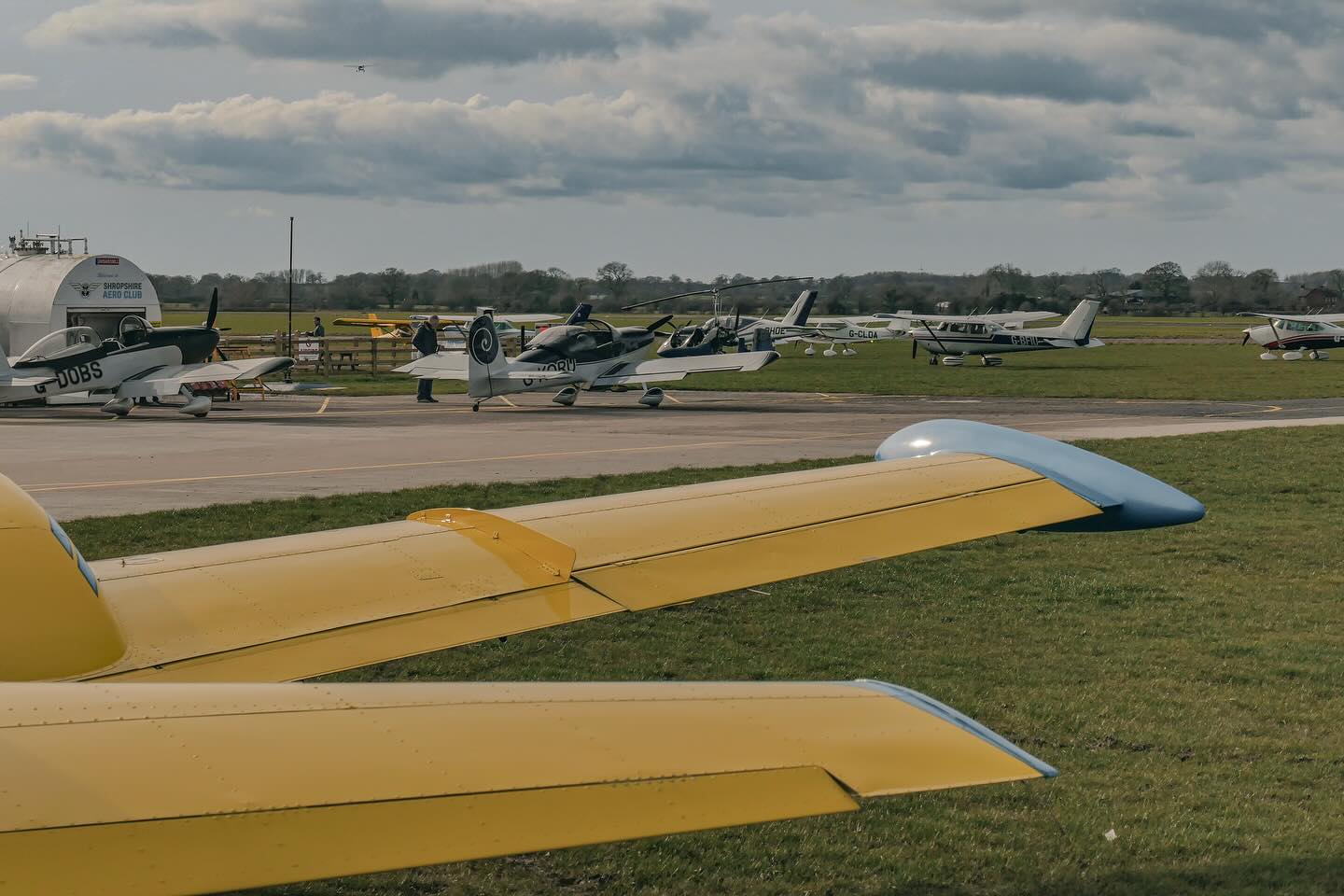 The airfield was a buzz with aviation traffic yesterday with a day filled with visitors and based aircraft flying throughout the day! Including this PA39 twin Comanche with a very distinctive paint scheme #winterflying #flyatsleap #aviation