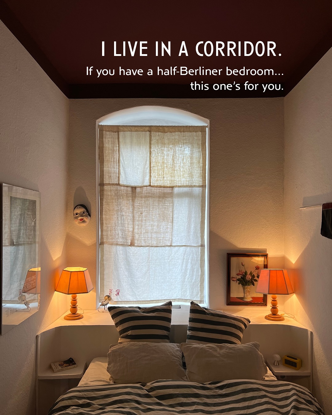 I have a small bedroom that I like to call a corridor… it’s been 5 years that I live in this apartment, so I had time to experiment some things. So if you also have a half Berliner Bedroom or you want to see me squeeze a bed in a small room, that’s what I learned: