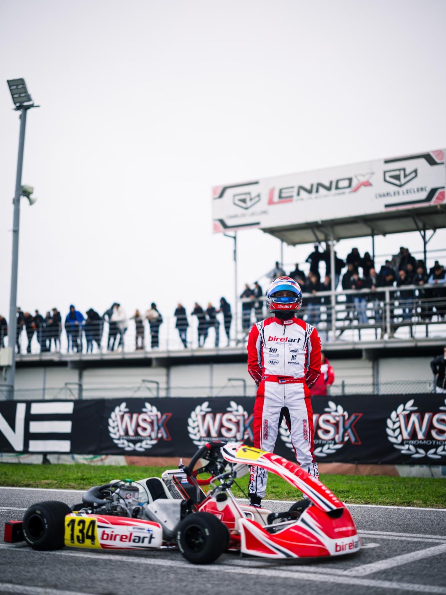 Time put the helmet on again — IT’S RACEWEEK 🤘🏼
Started the season from Sarno few weeks ago 🗓️
Now we’re in Viterbo with ambition and hunger for success 🔥🔥🔥
LET’S GO 🤘🏼
📸 @matteoessevisuals
📍 @wsk_promotion
#mara #gomara #birelart #redpassion #wskarting