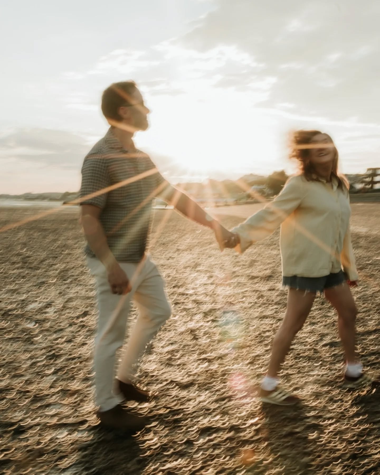 Lois & Rob's engagement photoshoot. L&R got married at the amazing @thecanaryshed so wanted a totally different location for their engagement photos so we went for some beach vibes and were blessed with a gorgeous sunset. It was important for them to get used to being in front of the camera before their big day and realising how low key and fun it can be really helped them relax into being photographed. My engagement photoshoots are all about minimal poses, subtle direction and a bunch of chatting and laughs so they really show you that there's nothing to worry about when it comes to your wedding day photos. And then of course you're left with some gorgeous images to remember this wonderful part of your story 💍