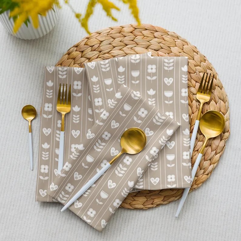 From @scandinavianhearts: Elevate your table setting with these charming Scandinavian dining napkins featuring a delightful heart design and folk art pattern, perfect as a kitchen accessory or dinner set piece. ❤️
These versatile textile table decorations add a touch of rustic chic to your dining room, making them ideal as stunning table decorations for any occasion.