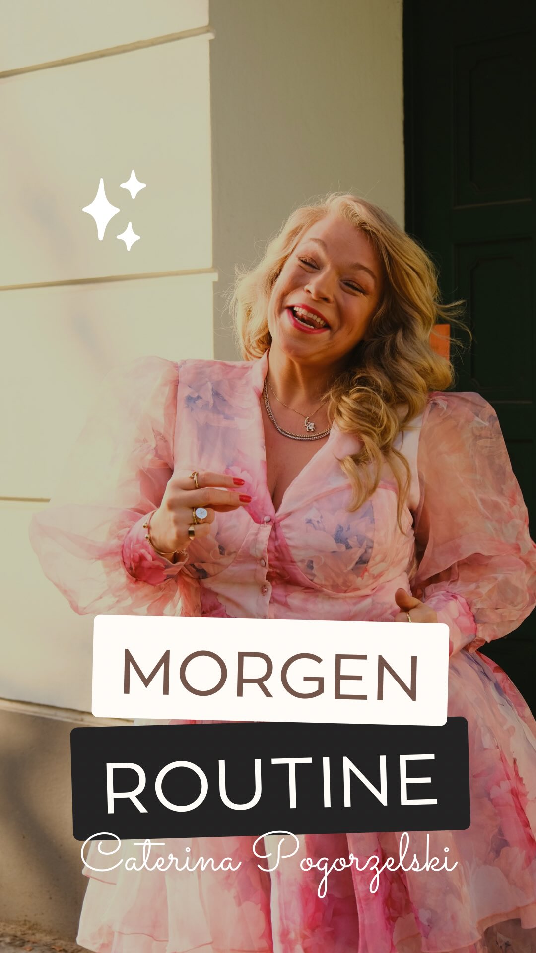 Weißt du, was ich morgens mache?
Bevor ich ins Handy schaue.
Bevor der Tag überhaupt losgeht.
Ich bleibe einen Moment liegen
und überlege mir mindestens drei Dinge, für die ich gerade dankbar bin.
Ganz einfach und ohne das groß zu ritualisieren.
Warum?
Weil Dankbarkeit dein Gehirn messbar beeinflusst. Studien zeigen, dass dabei die Bereiche aktiviert werden, die für Zuversicht, Klarheit und Selbstregulation zuständig sind.
Gleichzeitig fährt dein Stresslevel runter.
Wenn du magst, probier das morgen gerne mal aus. Überleg dir drei Dinge, für die du dankbar bist. Und dann beobachte, was sich verändert.
Lass mich gern wissen, wie es dir damit ergangen ist. Du bestimmst, wie du deinen Tag beginnst.
Du bist die Hauptdarstellerin in deinem Leben und nicht die Nebendarstellerin!
Deine Caterina