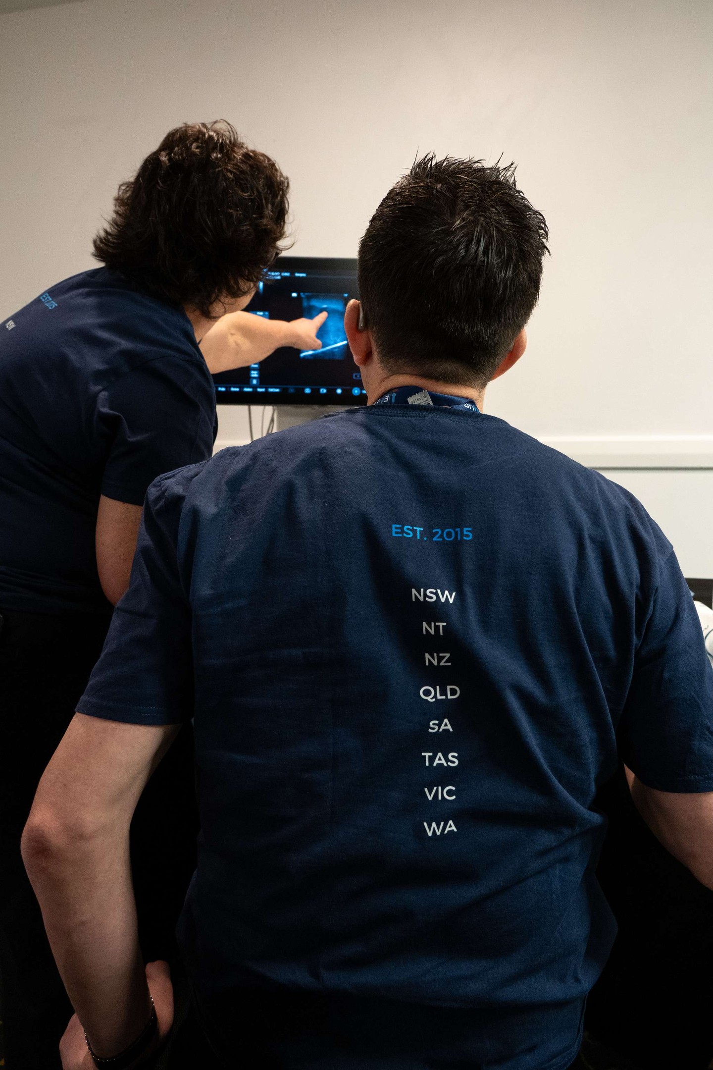 Where will your POCUS learning take you this year?
From hands-on workshops and focused courses to SONIC and community events, EMUGs brings clinicians together for practical learning, shared experience, and meaningful connection, across Australia, New Zealand, and online.
If growing your skills alongside like-minded clinicians sounds good, you’ve come to the right place 🤝