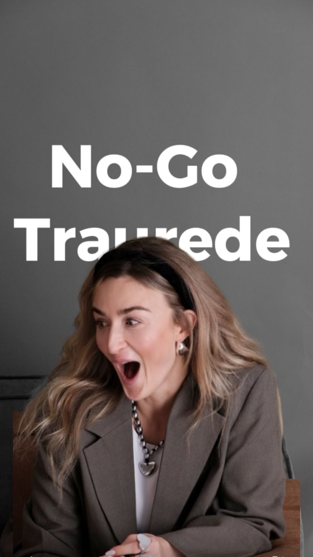 Was sind eure No-Gos bei Trauungen? 😜 Lasst es mich in den Kommentaren wissen!! 😄
Ich habe mit @sarah.eleni.photography über No-Gos bei einer Freien Trauung gesprochen & teile heute mal einen kleinen Ausschnitt daraus 🫶🏼