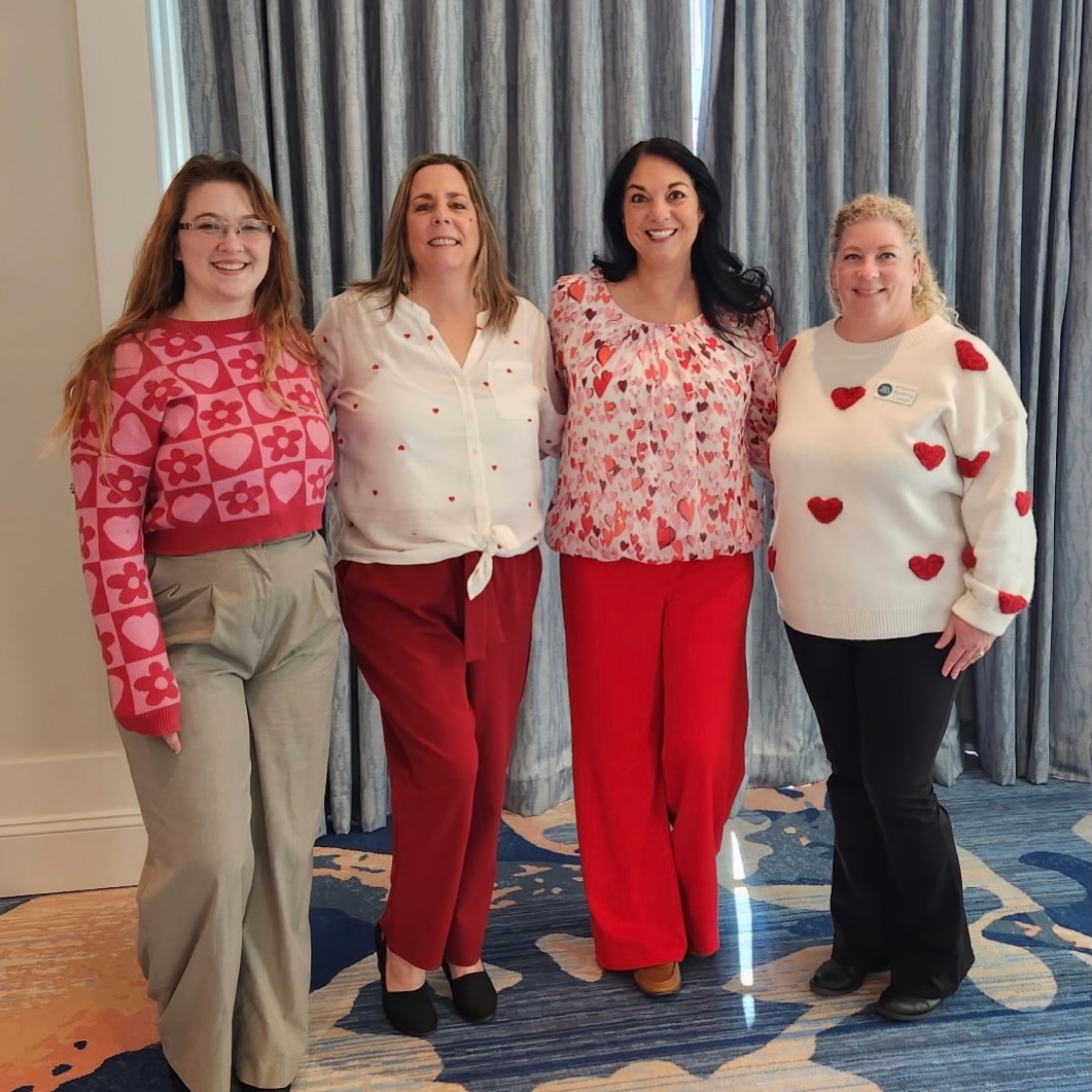 Better late than never when the company is this good! ❤️👯♀️
Still obsessing over our Valentine’s looks from this past Friday with some of my favorite @mtpchamber ladies!