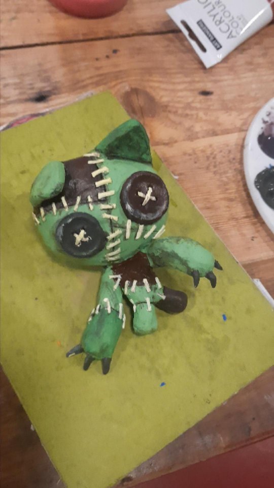 Arr helps young people express what words can't.
Marking Children's Mental Health Week with art that supports wellbeing.
#childrensmentalhealthweek #creativewellbeing #arttherapy