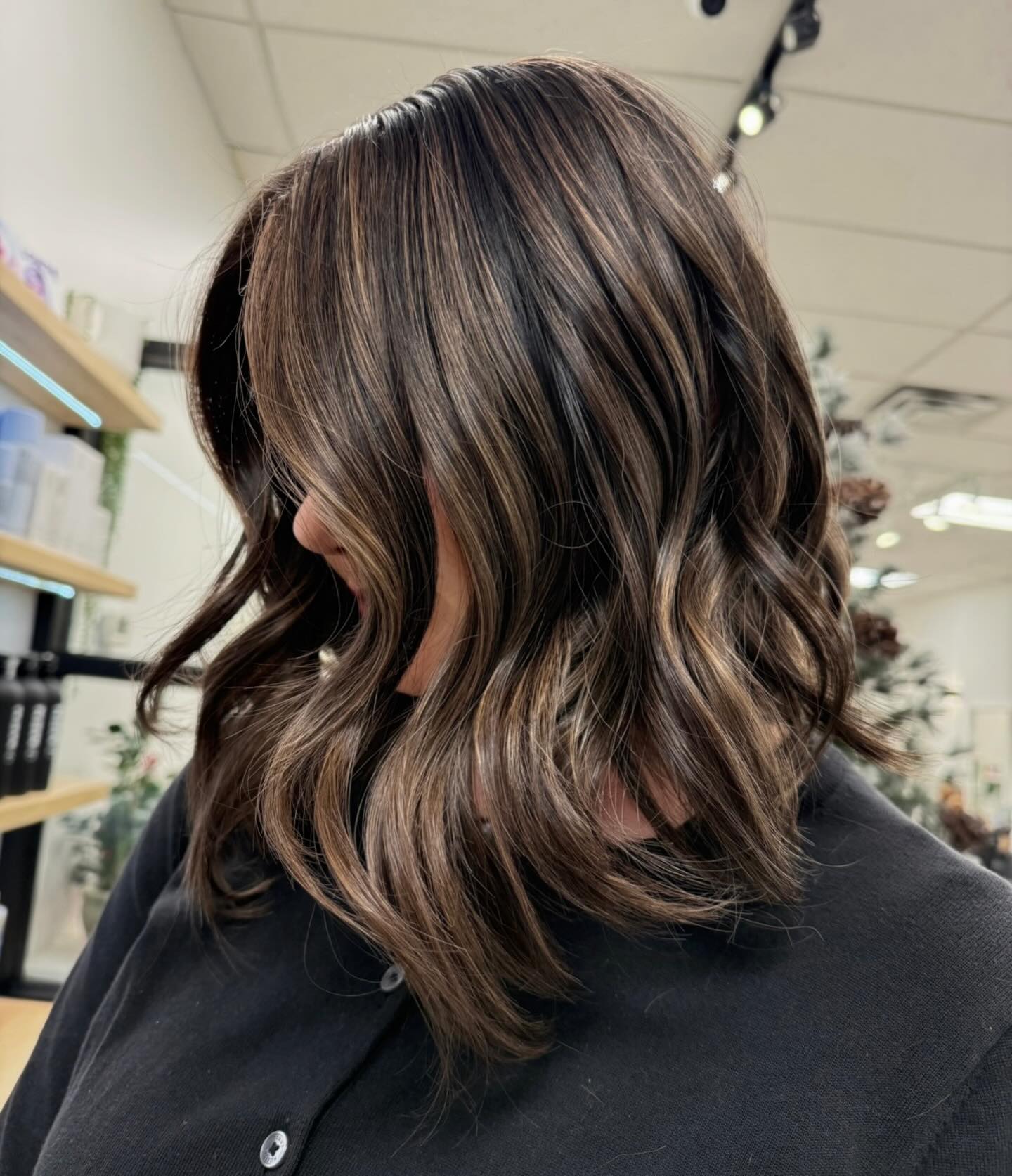 Rich dimension without compromising integrityđ¤
.
.
.
.
#hair #hairyyc #lavoomsalonyyc