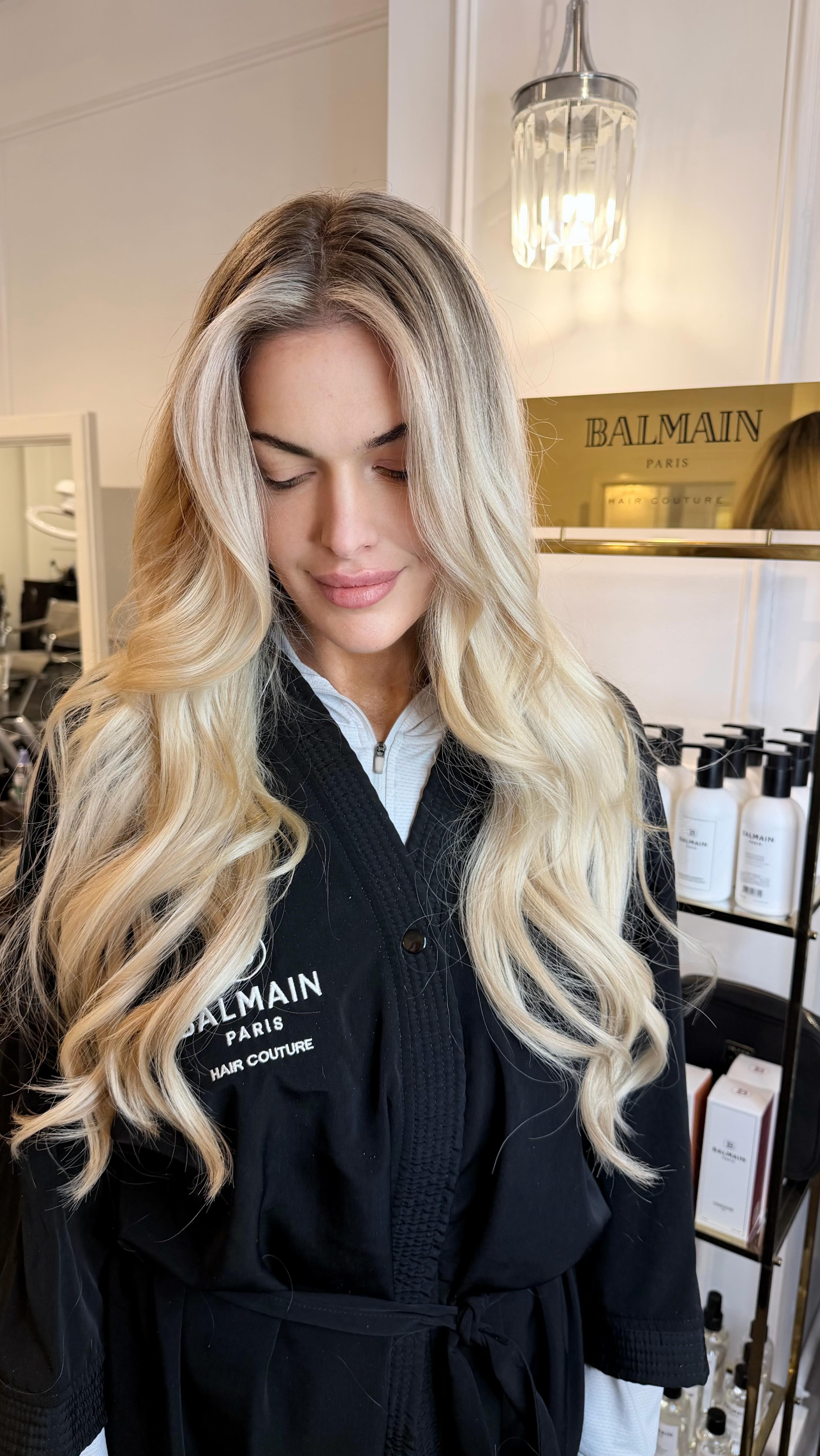 For our blonde clients who want it all — brighter color, more length, and hair that always looks finished — we curate a complete blonde experience. With custom blonde coloring for dimension and softness, seamless weft extensions for fullness and length, followed by a gloss or toner to perfect the shade and enhance shine.
Add a keratin or bond-building treatment to keep the hair strong and smooth, and finish with a signature blowout so everything blends effortlessly.
It’s not just a service, it’s a transformation — luminous blonde, natural movement, and hair that looks luxurious long after you leave the salon.
#blondeextensions #blondehairspecialist #blondehairextensions #chicagohairextensions