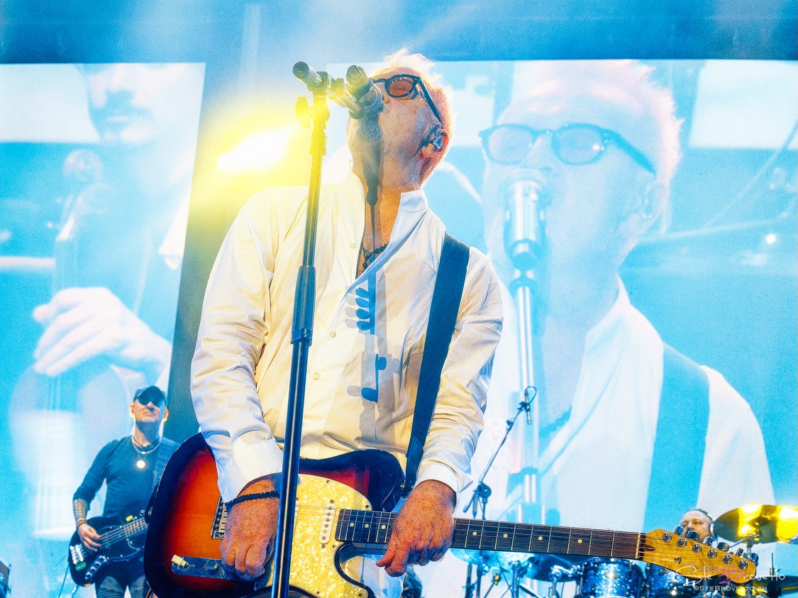 -2 settimane esatte per tornare a tutto questo 😍⏳
L’inizio de L’ULTIMA NOTTE ROSA – THE FINAL SHOW si avvicina: un ultimo viaggio insieme, tra canzoni ed emozioni.
Non vedo l’ora di viverlo con voi 💘
🎟️ Biglietti disponibili al link in bio e nelle storie
Ph. @stebrovettoph
#lultimanotterosa #umbertotozzi @momyrecords @concerto.official @friendsandpartners @birindelliauto @rtl1025