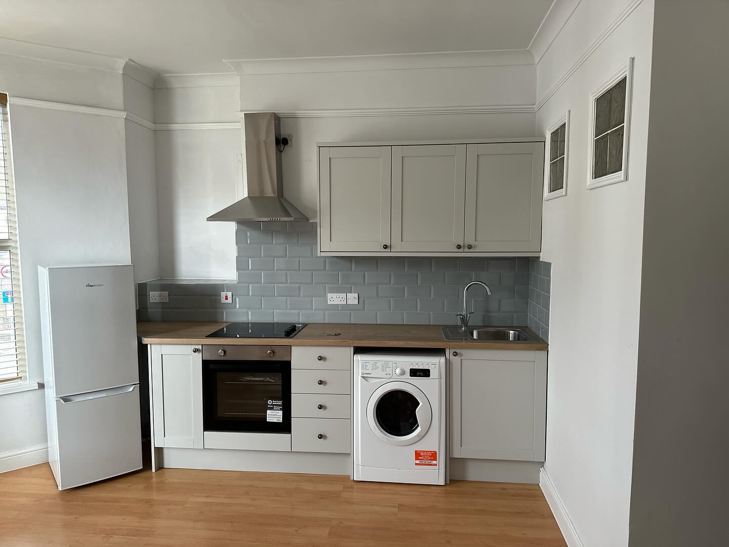 A lil flat kitchen fitted recently for a property developer!