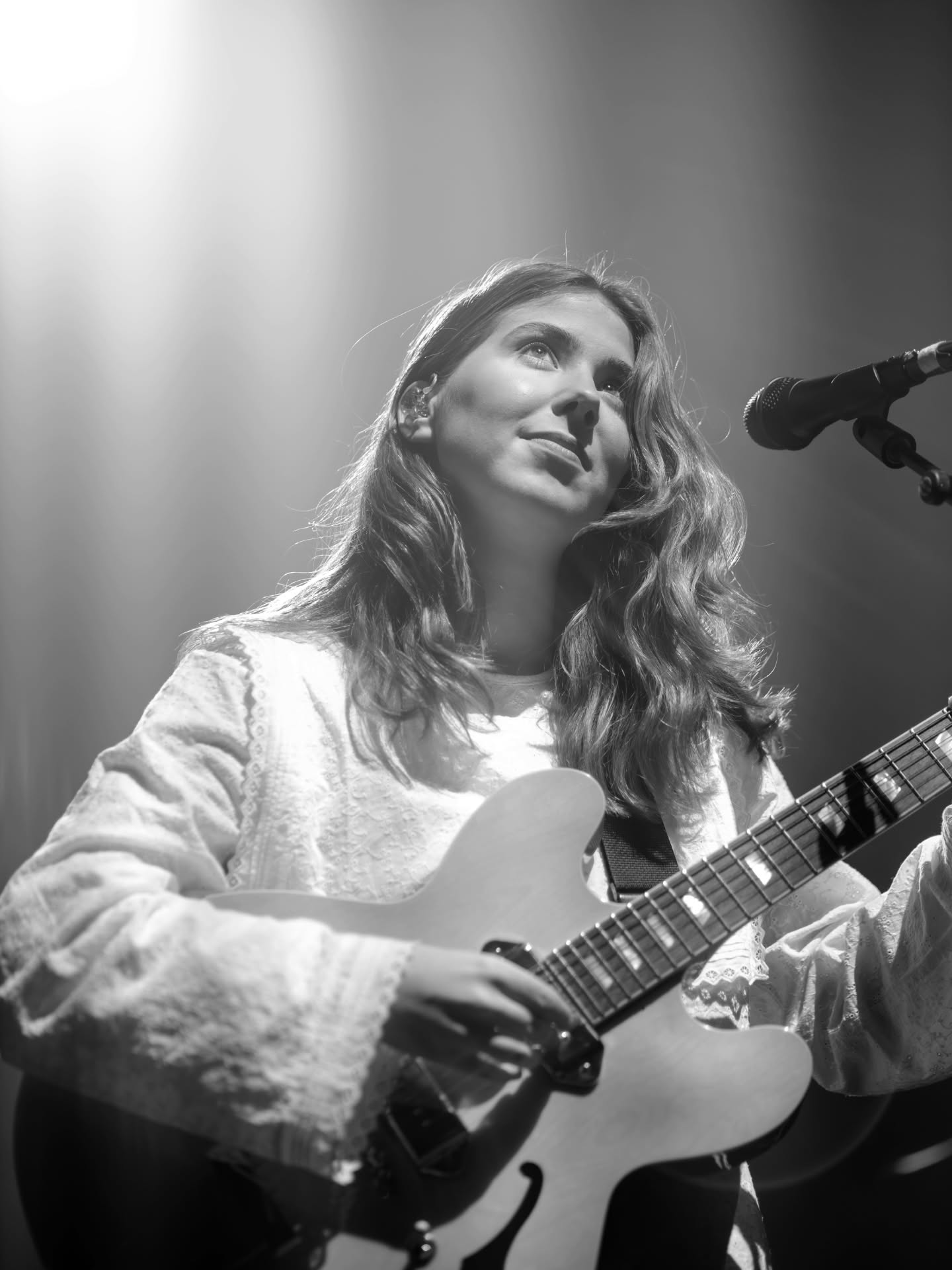 Á R N Ý
A brilliant opening set from Árný Margrét last night at the o2 Academy in Glasgow, supporting Of Monsters and Men 🇮🇸
I've been a big follower of Árný Margrét for years since her first album came out. It was great to finally see her live in person.
.
.
.
#livemusic #concertphotography #music #instagood #instadaily