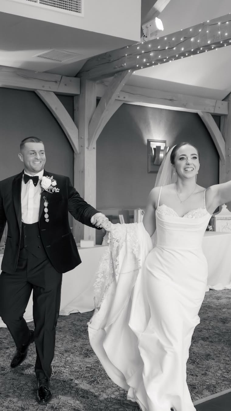 R + S 🪩⚡️
Meal Till Midnight at @enterkine_country_house_resort w/ DJ Paddy & a Power Hour Sax Performance from Gav on Sax 🎧🎤🎷🎉
📸 Cover Photo @rhonawilson_photography
📽️ Video By: Aimie Bow Edits