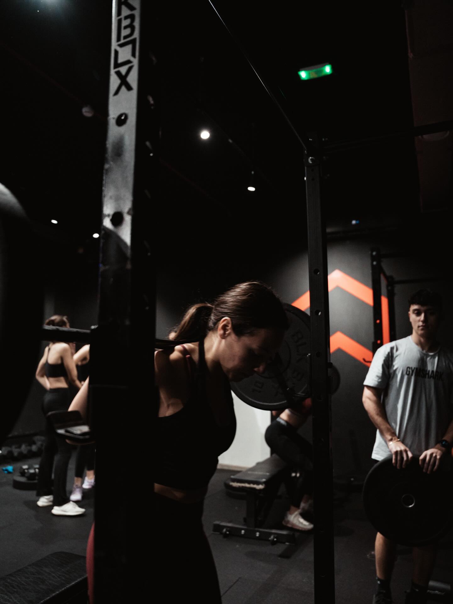 WEEKLY RITUAL 🫶💨
Mondays hit different when the room’s full and everyone’s locked in.
We move together. We grow together.