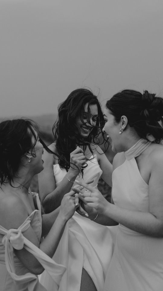 Nicole & Gerhard...
Venue: @simplicity_venue
Dress: @veilbridalcouture
Hair & Makeup: @belliziahairsalon
Decor: @simply.deco.events
#gettingmaried #weddingshoot #weddingvideography #weddingphotographer